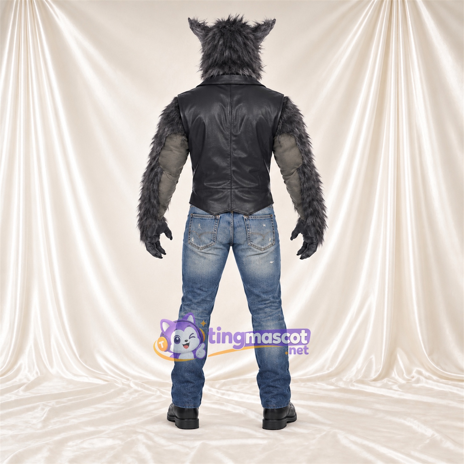 Maskottchenkostüm Werwolf – grau – Weste (schwarz) Maskottchenkostüm Werwolf – grau – Weste (schwarz)