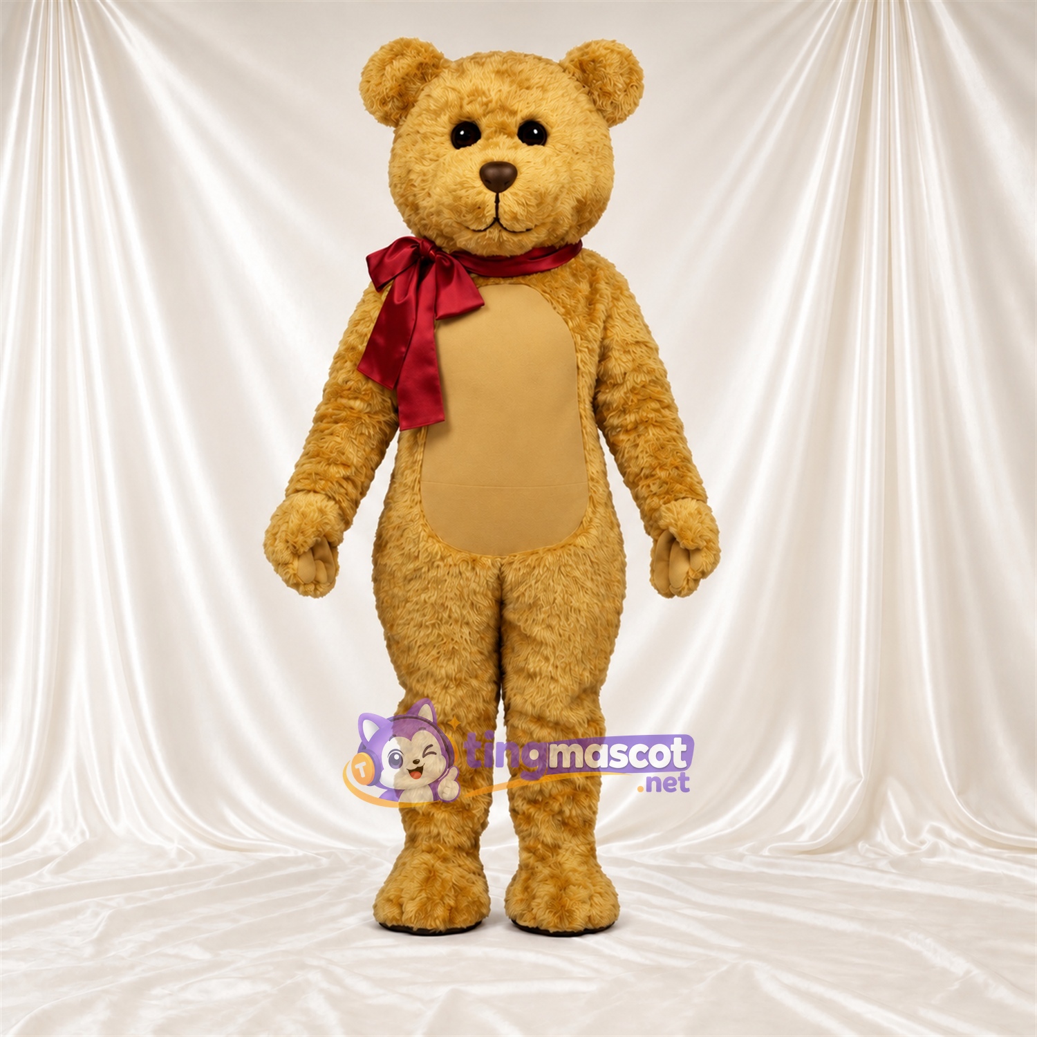 Maskottchenkostüm Bär – braun – Schal (bordeauxrot) Maskottchenkostüm Bär – braun – Schal (bordeauxrot)