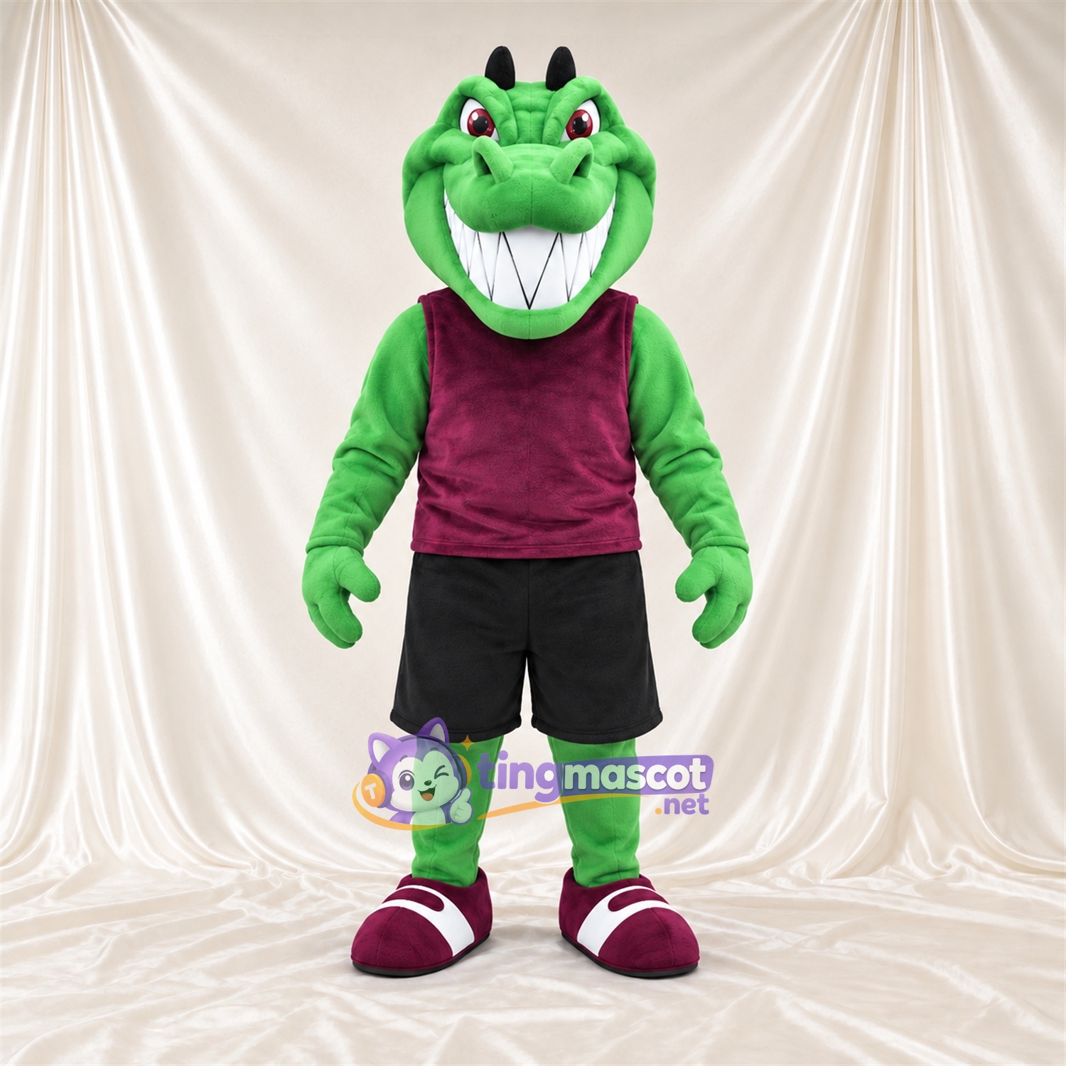 Costume de mascotte Crocodile – vert – Débardeur (bordeaux); Short (noir) Costume de mascotte Crocodile – vert – Débardeur (bordeaux); Short (noir)