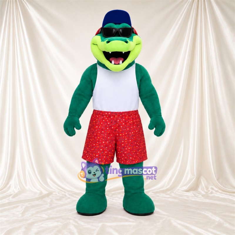 Costume de mascotte Crocodile – vert – Short (rouge); Chapeau (bleu) Costume de mascotte Crocodile – vert – Short (rouge); Chapeau (bleu)
