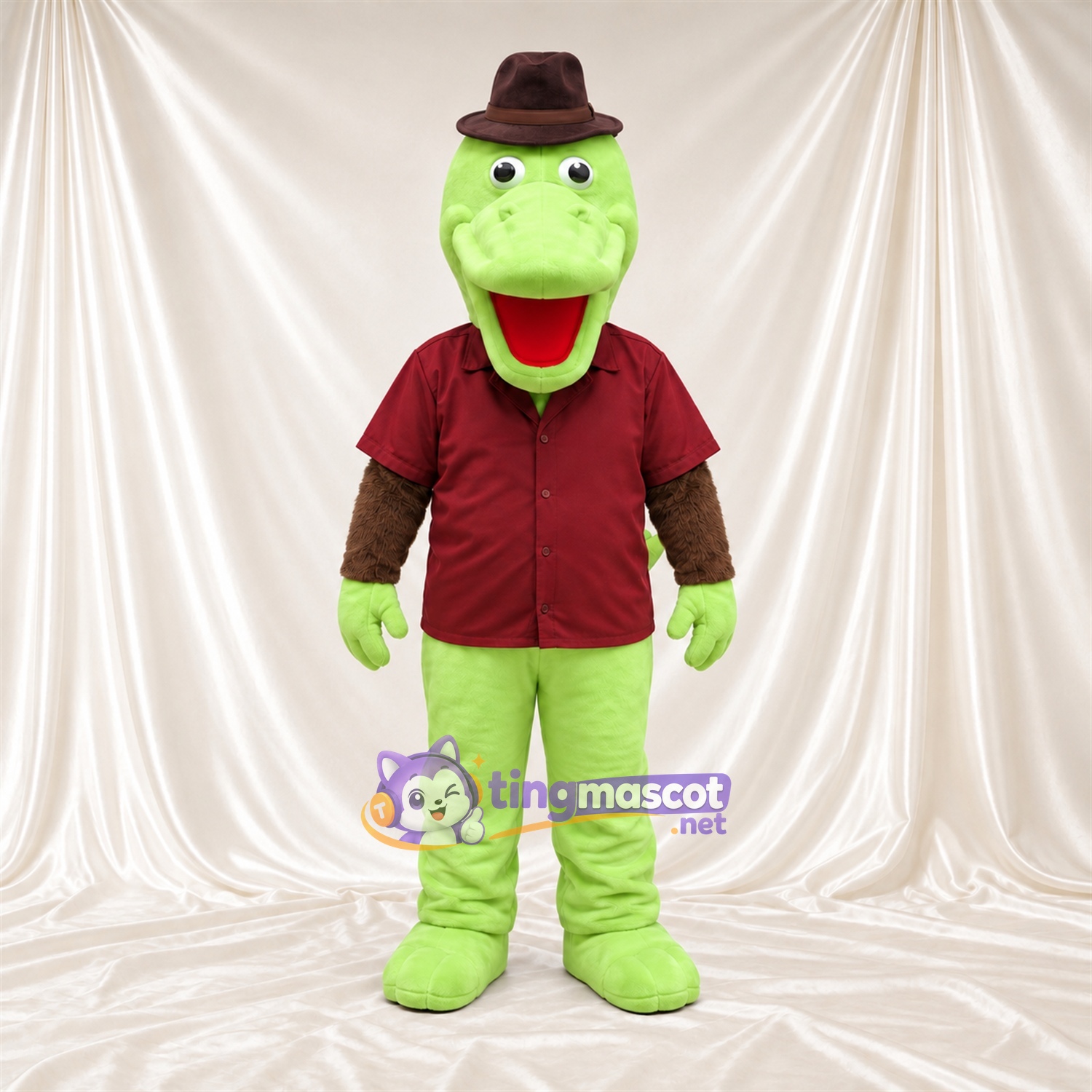 Costume de mascotte Crocodile – vert – Chemise (bordeaux); Chapeau (marron) Costume de mascotte Crocodile – vert – Chemise (bordeaux); Chapeau (marron)