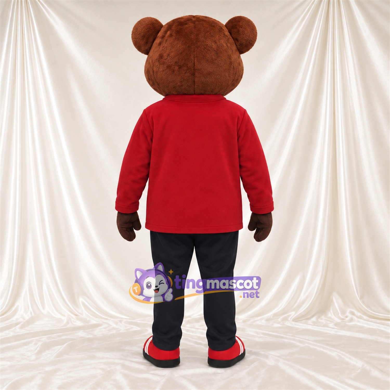Maskottchenkostüm Bär – braun – Jacke (rot); Hose (schwarz) Maskottchenkostüm Bär – braun – Jacke (rot); Hose (schwarz)