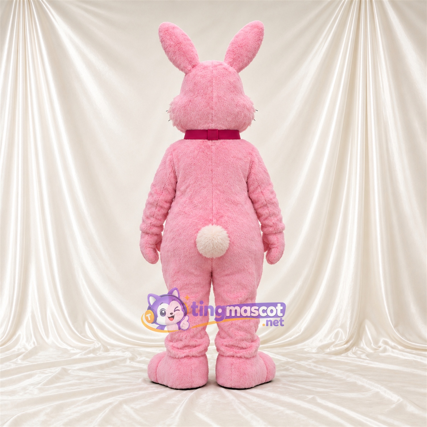 Costume de mascotte Lapin – rose – Nœud papillon (bordeaux); Ventre (blanc)