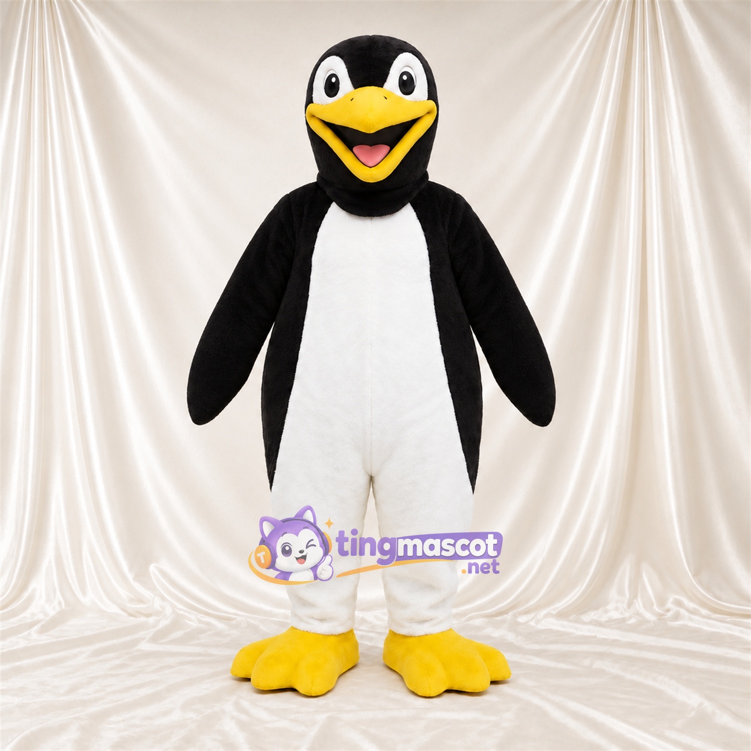 Costume de mascotte Pingouin – noir / blanc – Pieds (jaune); Bas des jambes (blanc) Costume de mascotte Pingouin – noir / blanc – Pieds (jaune); Bas des jambes (blanc)