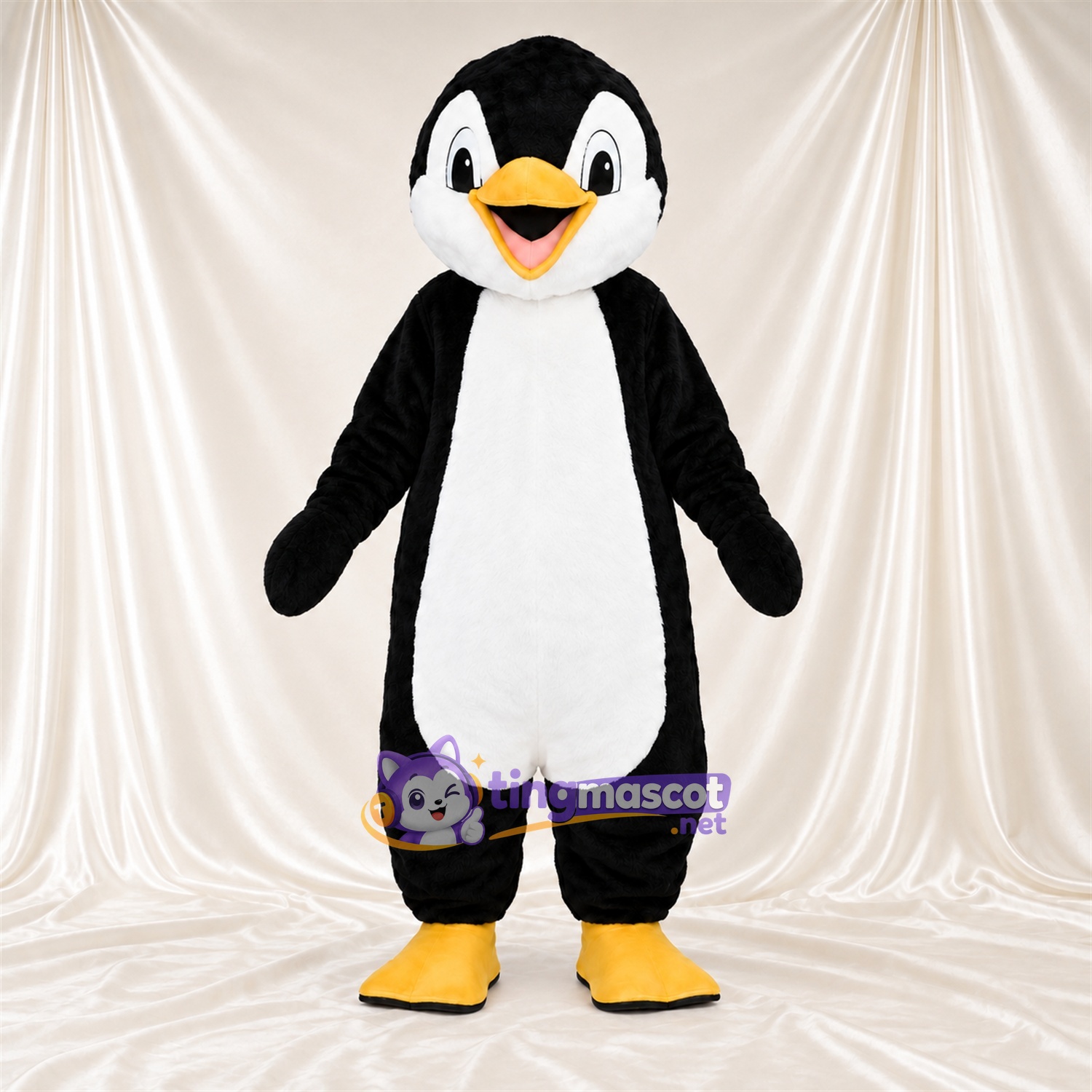 Costume de mascotte Pingouin – noir / blanc – Pieds (jaune); Visage (blanc) Costume de mascotte Pingouin – noir / blanc – Pieds (jaune); Visage (blanc)