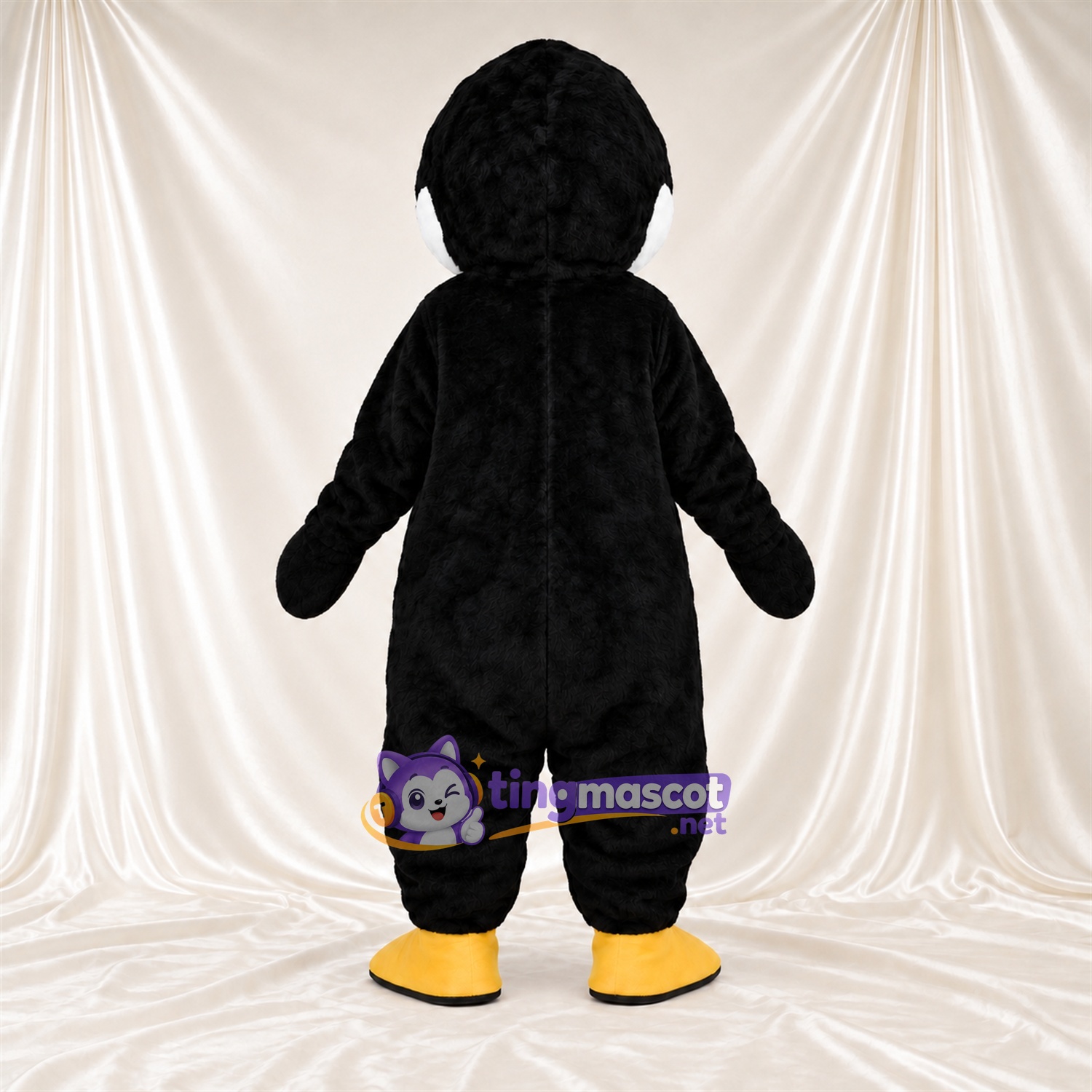 Costume de mascotte Pingouin – noir / blanc – Pieds (jaune); Visage (blanc) Costume de mascotte Pingouin – noir / blanc – Pieds (jaune); Visage (blanc)