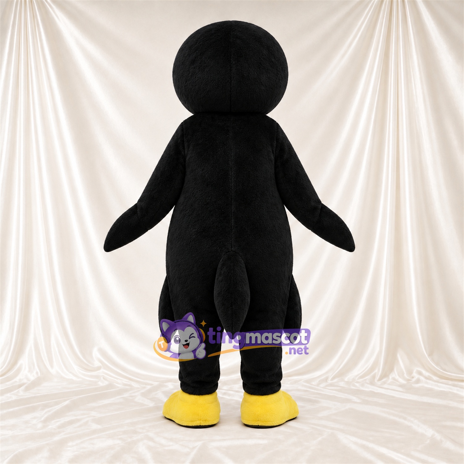 Costume de mascotte Pingouin – noir / blanc – Bas des jambes (blanc); Bec (jaune) Costume de mascotte Pingouin – noir / blanc – Bas des jambes (blanc); Bec (jaune)