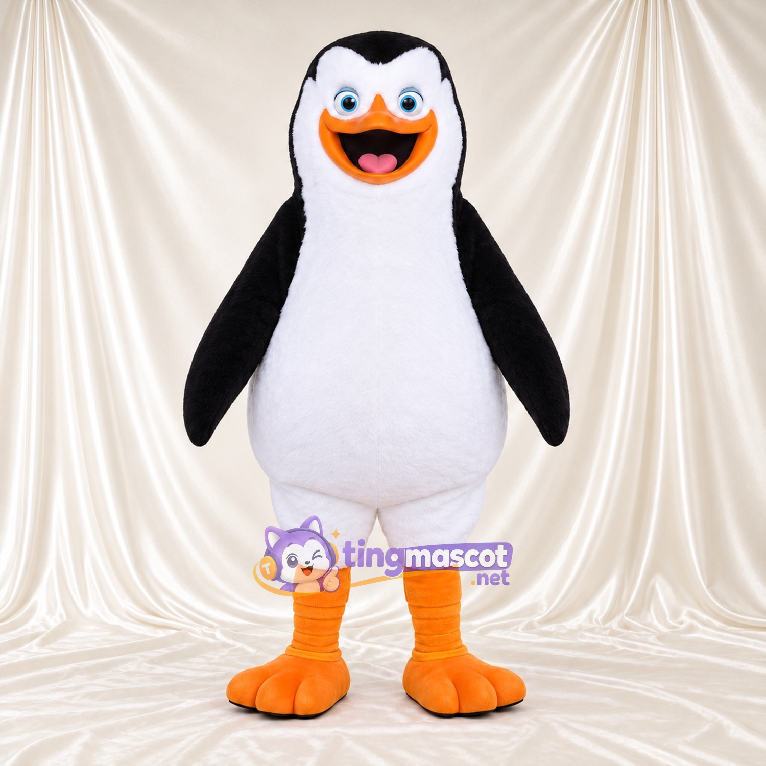 Costume de mascotte Pingouin – noir / blanc – Bec (orange); Jambes (orange) Costume de mascotte Pingouin – noir / blanc – Bec (orange); Jambes (orange)