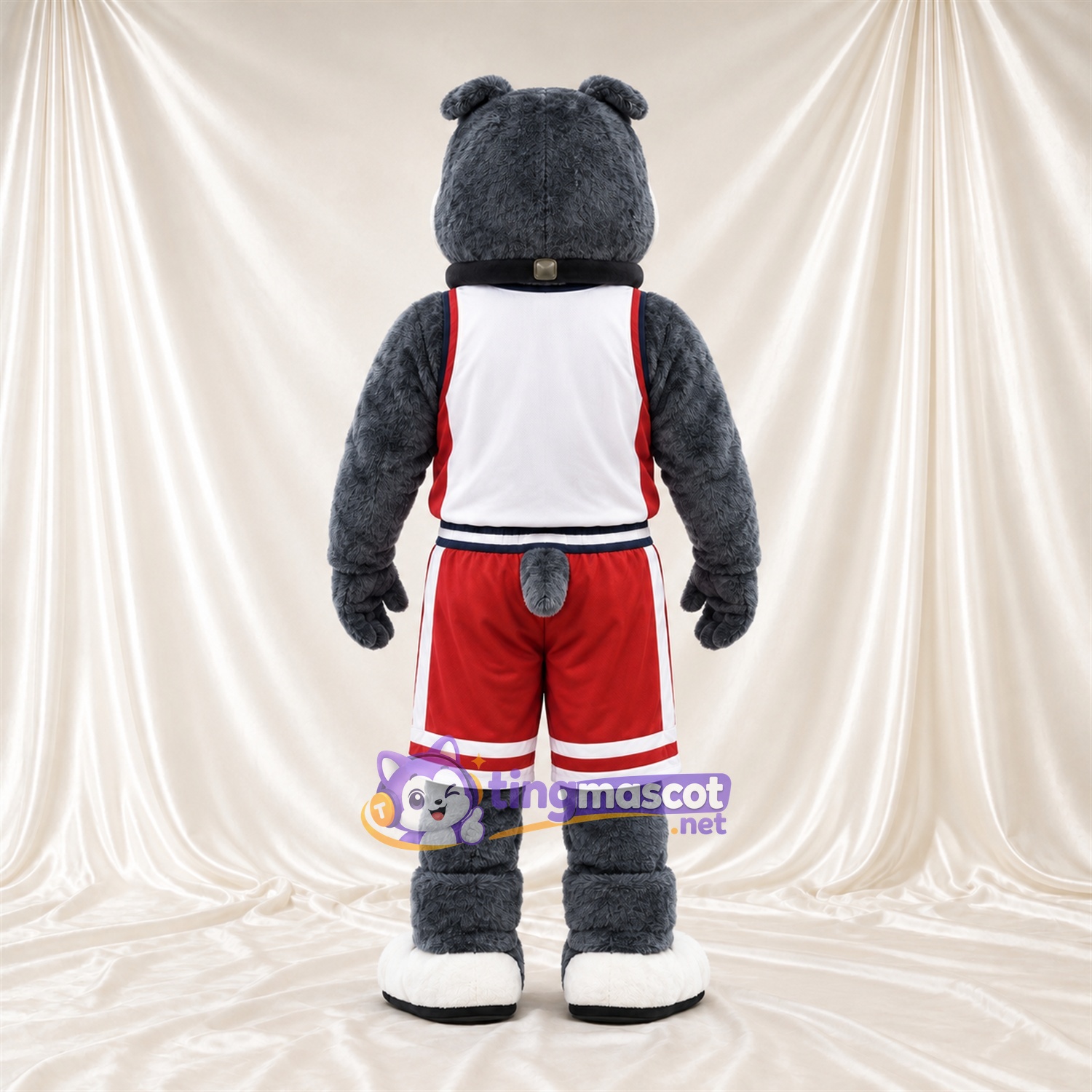 Costume de mascotte Bouledogue – gris – Chemise (blanc); Short (rouge) Costume de mascotte Bouledogue – gris – Chemise (blanc); Short (rouge)