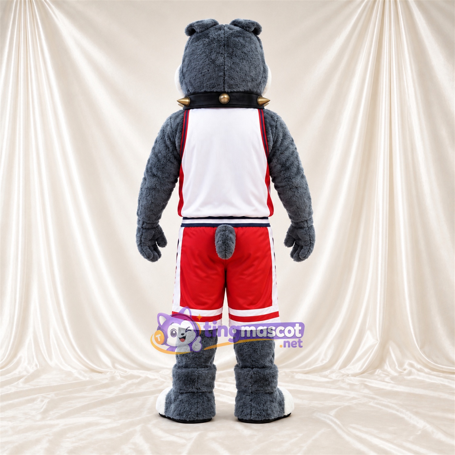 Costume de mascotte Bouledogue – gris – Chemise (blanc); Short (rouge) Costume de mascotte Bouledogue – gris – Chemise (blanc); Short (rouge)
