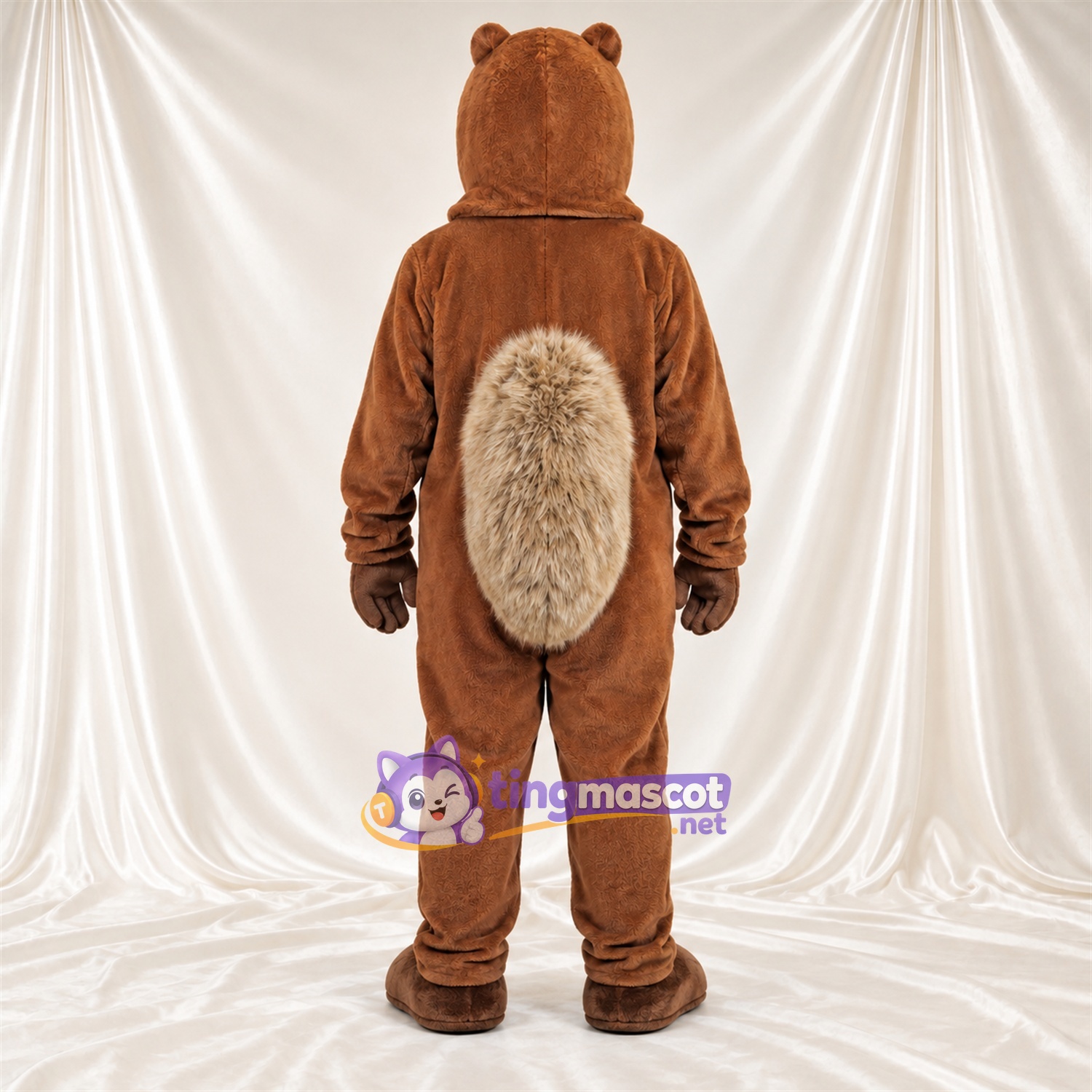 Maskottchenkostüm Eichhörnchen – braun – Buschiger Schwanz; Große Schneidezähne Maskottchenkostüm Eichhörnchen – braun – Buschiger Schwanz; Große Schneidezähne