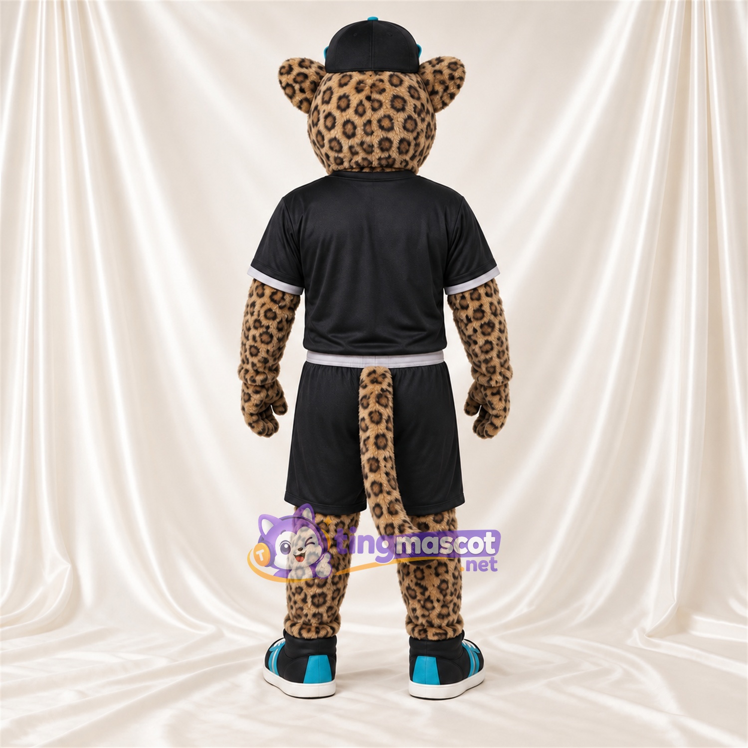 Costume de mascotte Léopard – jaune – Tenue de sport (noir); Casquette Costume de mascotte Léopard – jaune – Tenue de sport (noir); Casquette
