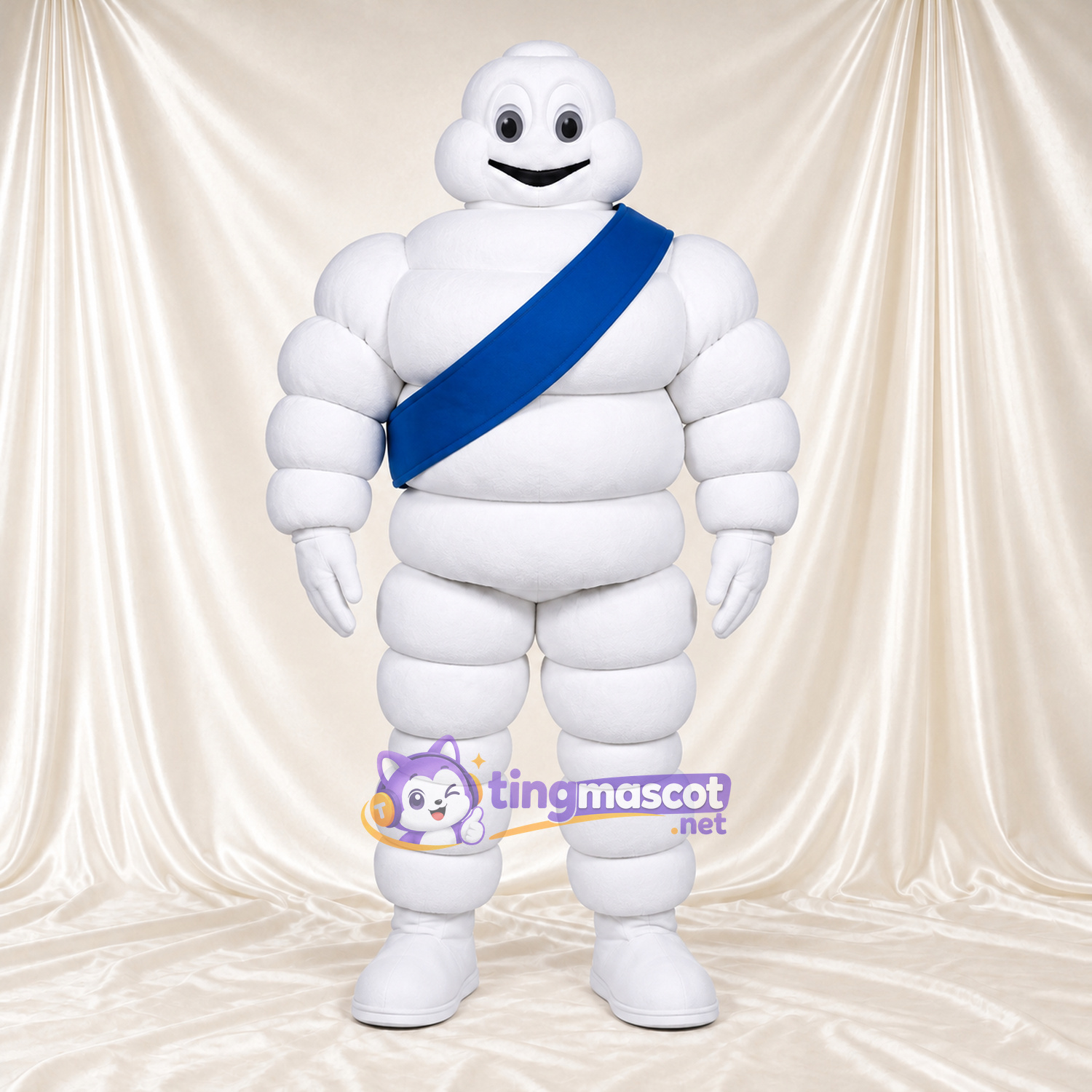 Costume de mascotte Bibendum – blanc – Écharpe en bandoulière (bleu) Costume de mascotte Bibendum – blanc – Écharpe en bandoulière (bleu)