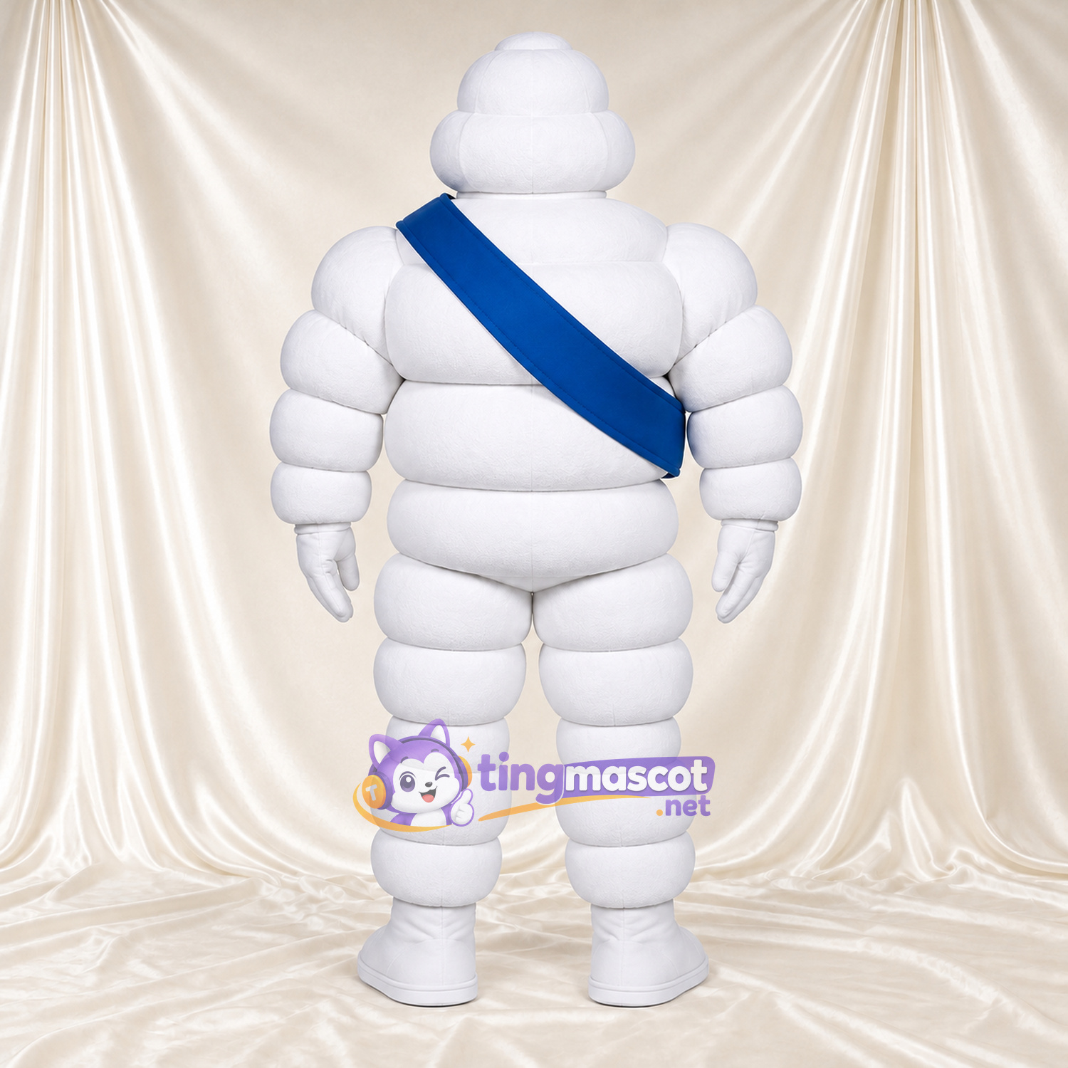 Costume de mascotte Bibendum – blanc – Écharpe en bandoulière (bleu) Costume de mascotte Bibendum – blanc – Écharpe en bandoulière (bleu)