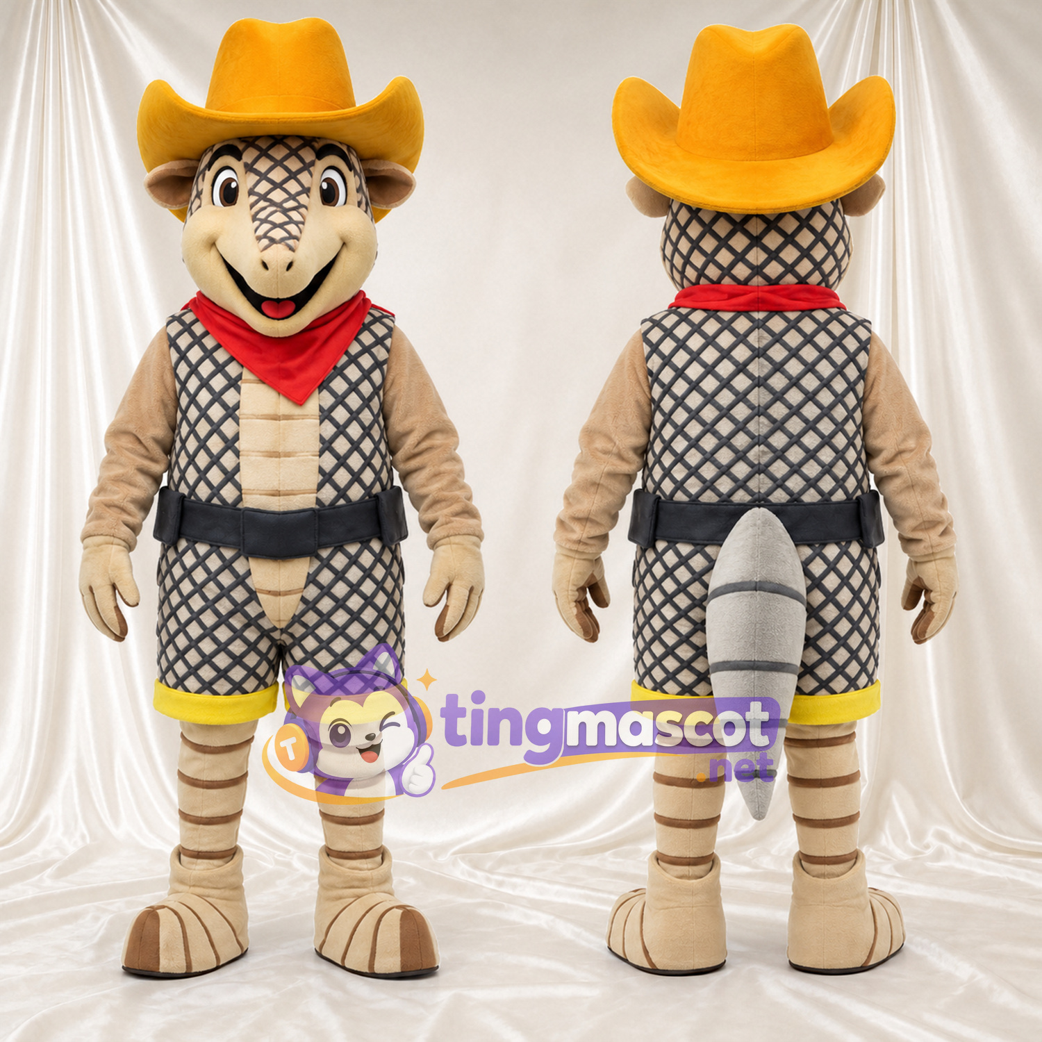 Costume de mascotte Tatou – brun clair – Chapeau de cowboy; Bandana (rouge) Costume de mascotte Tatou – brun clair – Chapeau de cowboy; Bandana (rouge)