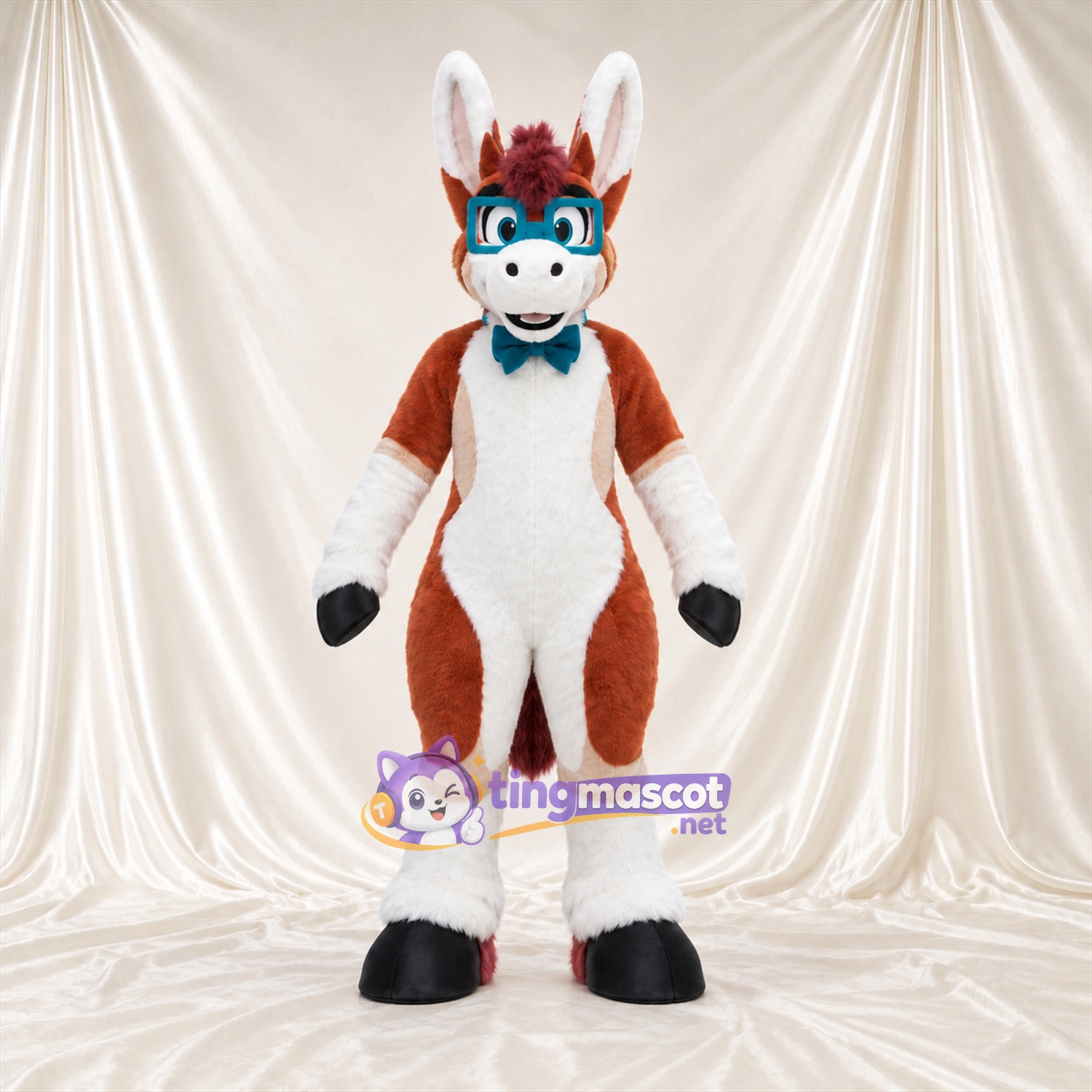 Costume de mascotte Âne – marron / blanc – Lunettes (bleu); Nœud papillon Costume de mascotte Âne – marron / blanc – Lunettes (bleu); Nœud papillon