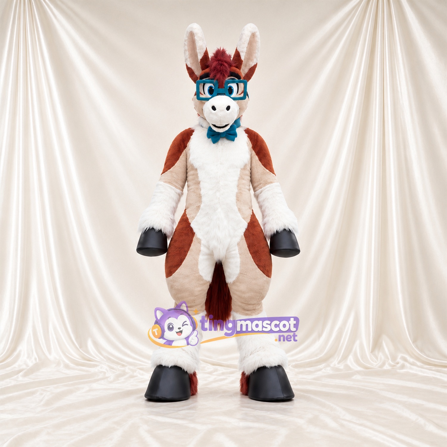 Costume de mascotte Âne – marron / blanc – Lunettes (bleu); Nœud papillon Costume de mascotte Âne – marron / blanc – Lunettes (bleu); Nœud papillon
