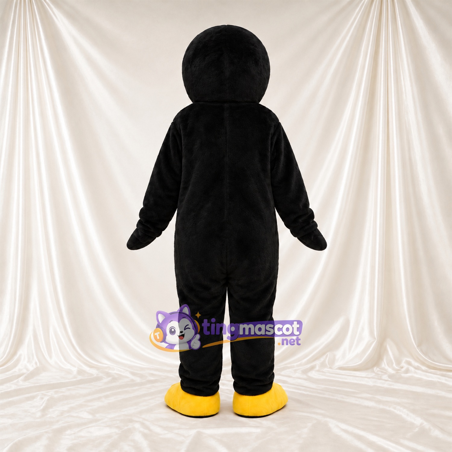 Costume de mascotte Pingouin – noir / blanc – Nœud papillon (rose) Costume de mascotte Pingouin – noir / blanc – Nœud papillon (rose)