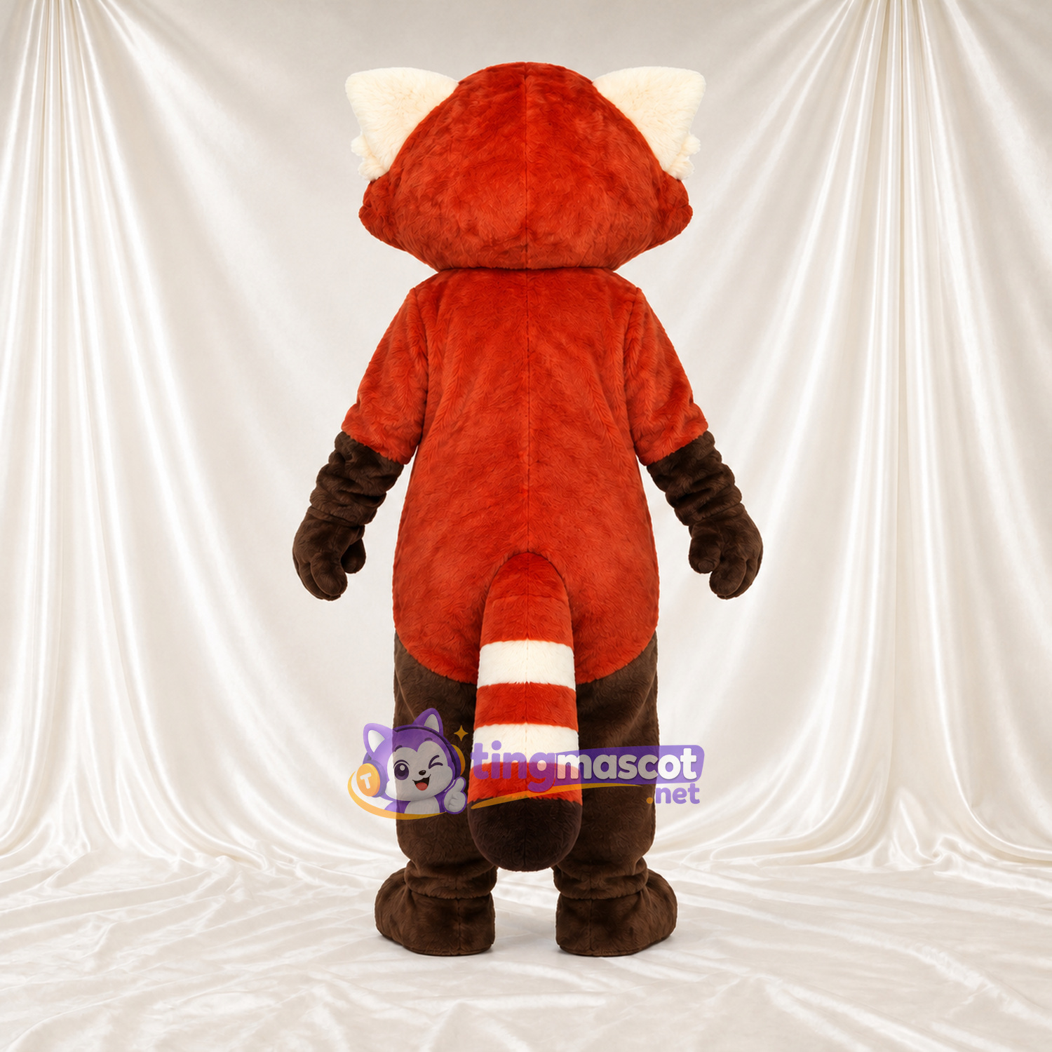 Costume de mascotte Panda roux – rouge / marron – Ventre (marron); Queue rayée (blanc) Costume de mascotte Panda roux – rouge / marron – Ventre (marron); Queue rayée (blanc)