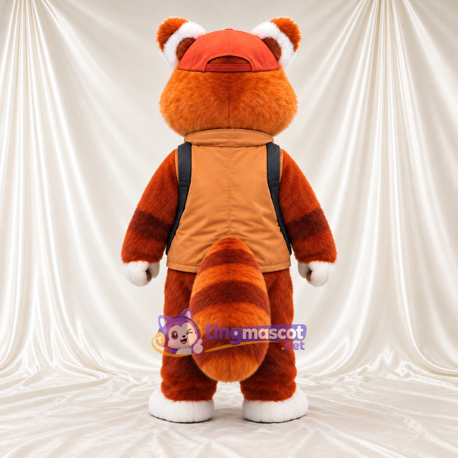 Costume de mascotte Panda roux – orange / marron – Casquette (orange); Gilet Costume de mascotte Panda roux – orange / marron – Casquette (orange); Gilet