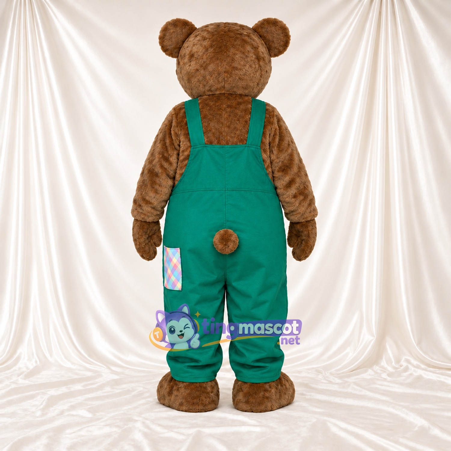 Maskottchenkostüm Bär – braun – Latzhose (grün) Maskottchenkostüm Bär – braun – Latzhose (grün)