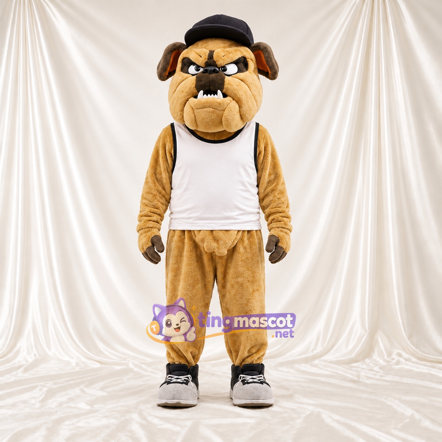 Maskottchenkostüm Bulldogge – hellbraun – Kappe (schwarz); Tanktop (weiß) Maskottchenkostüm Bulldogge – hellbraun – Kappe (schwarz); Tanktop (weiß)