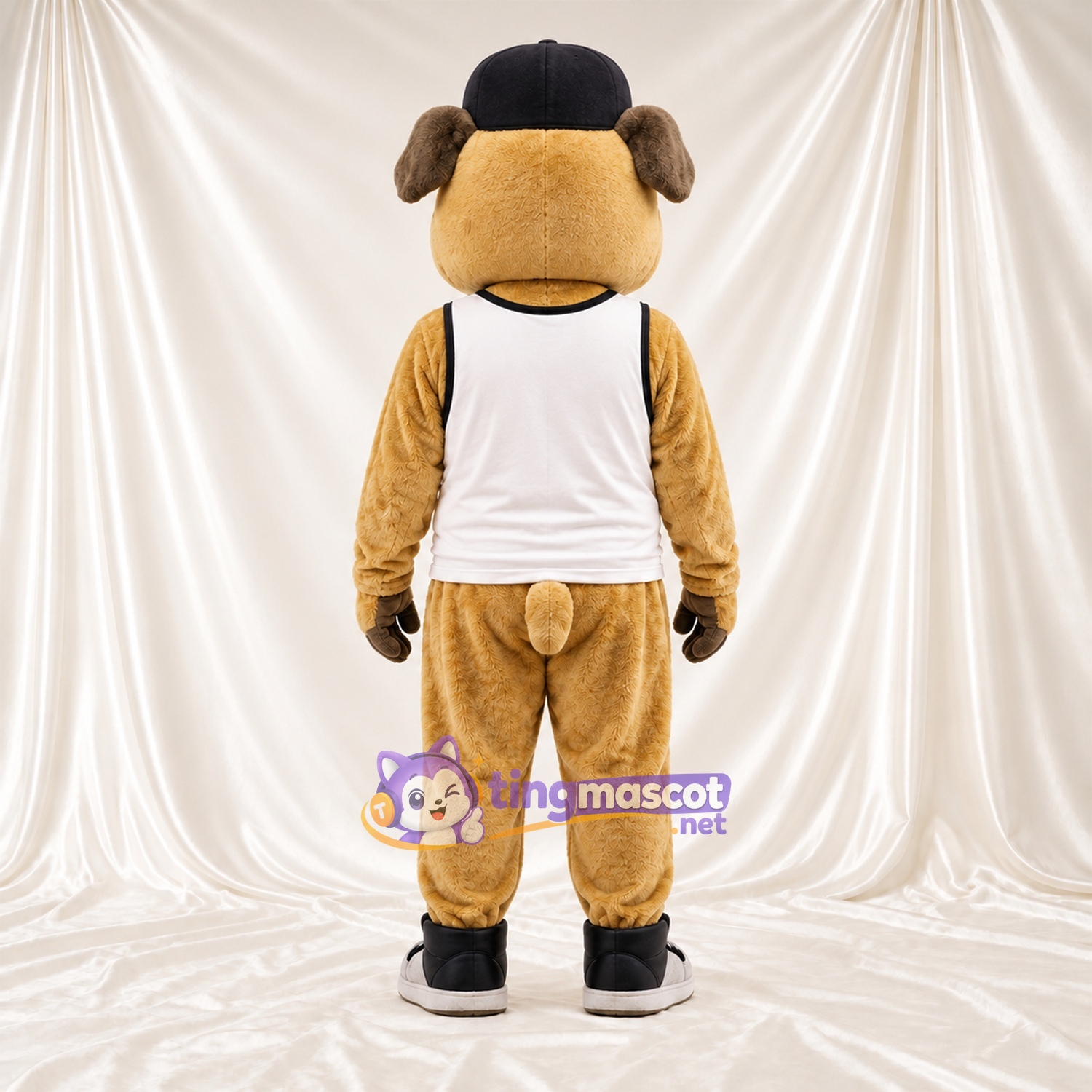 Maskottchenkostüm Bulldogge – hellbraun – Kappe (schwarz); Tanktop (weiß) Maskottchenkostüm Bulldogge – hellbraun – Kappe (schwarz); Tanktop (weiß)