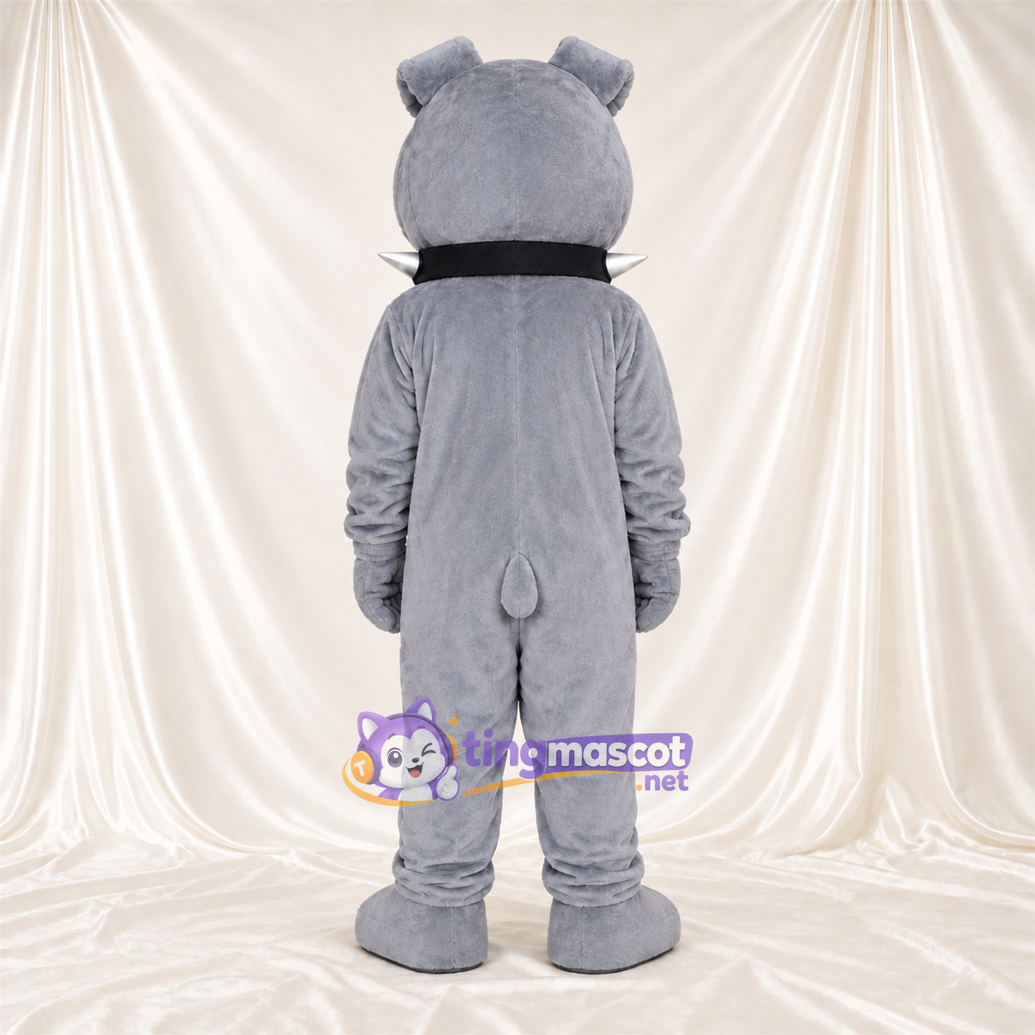 Costume de mascotte Bouledogue – gris – Yeux (bleu); Collier à pointes Costume de mascotte Bouledogue – gris – Yeux (bleu); Collier à pointes