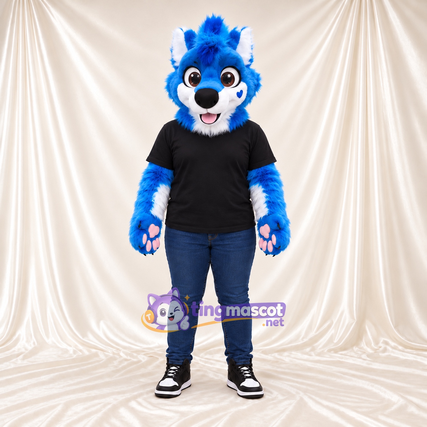 Costume de mascotte Husky – bleu / blanc – Chemise (noir); Queue enroulée Costume de mascotte Husky – bleu / blanc – Chemise (noir); Queue enroulée