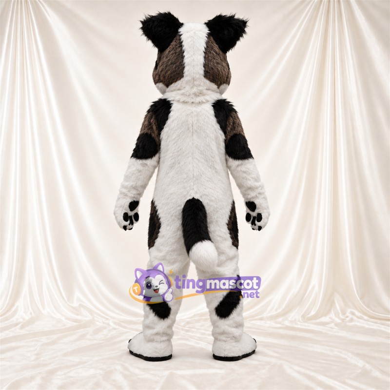 Costume de mascotte Chien – noir / blanc – Coussinets (noir); Langue (rose) Costume de mascotte Chien – noir / blanc – Coussinets (noir); Langue (rose)