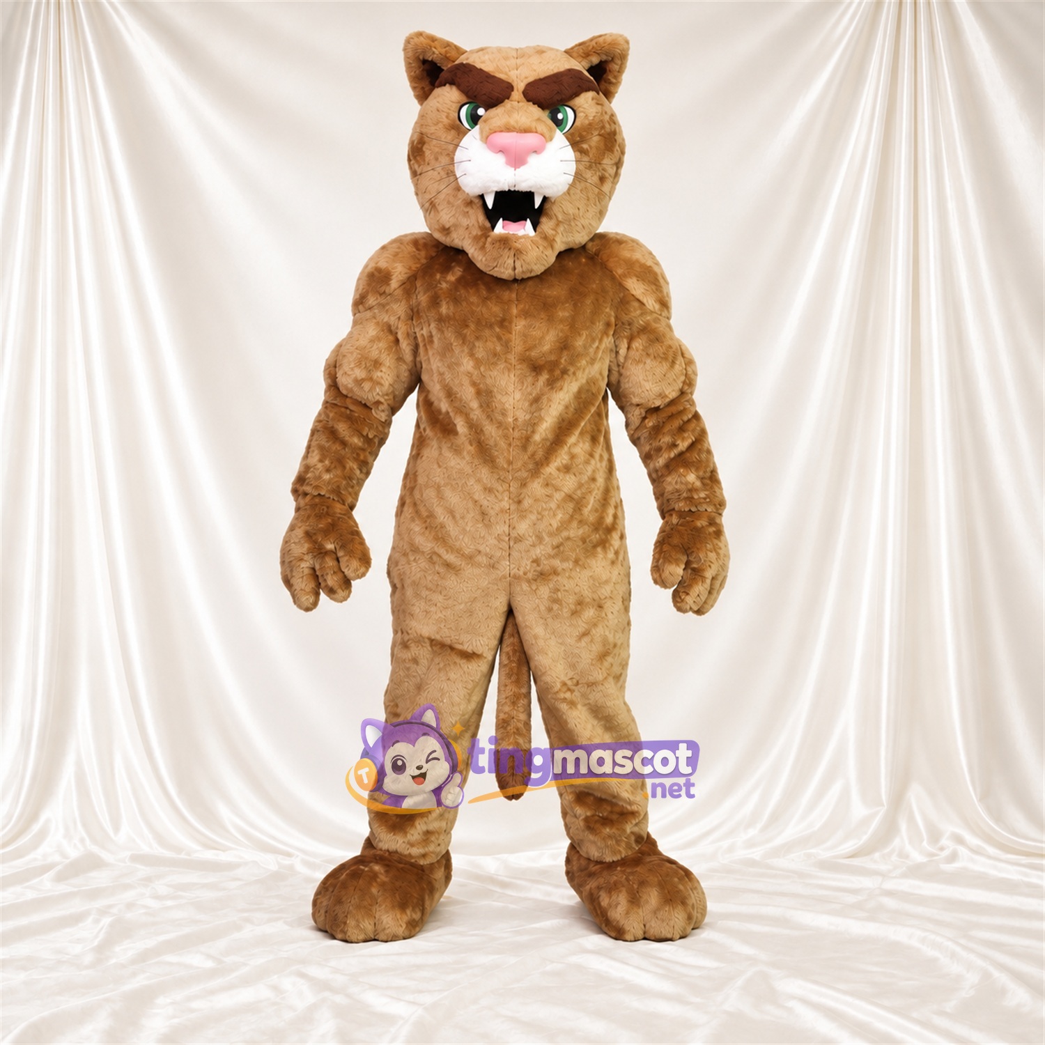 Costume de mascotte Chat sauvage – brun clair – Nez (rose); Sourcils inclinés Costume de mascotte Chat sauvage – brun clair – Nez (rose); Sourcils inclinés