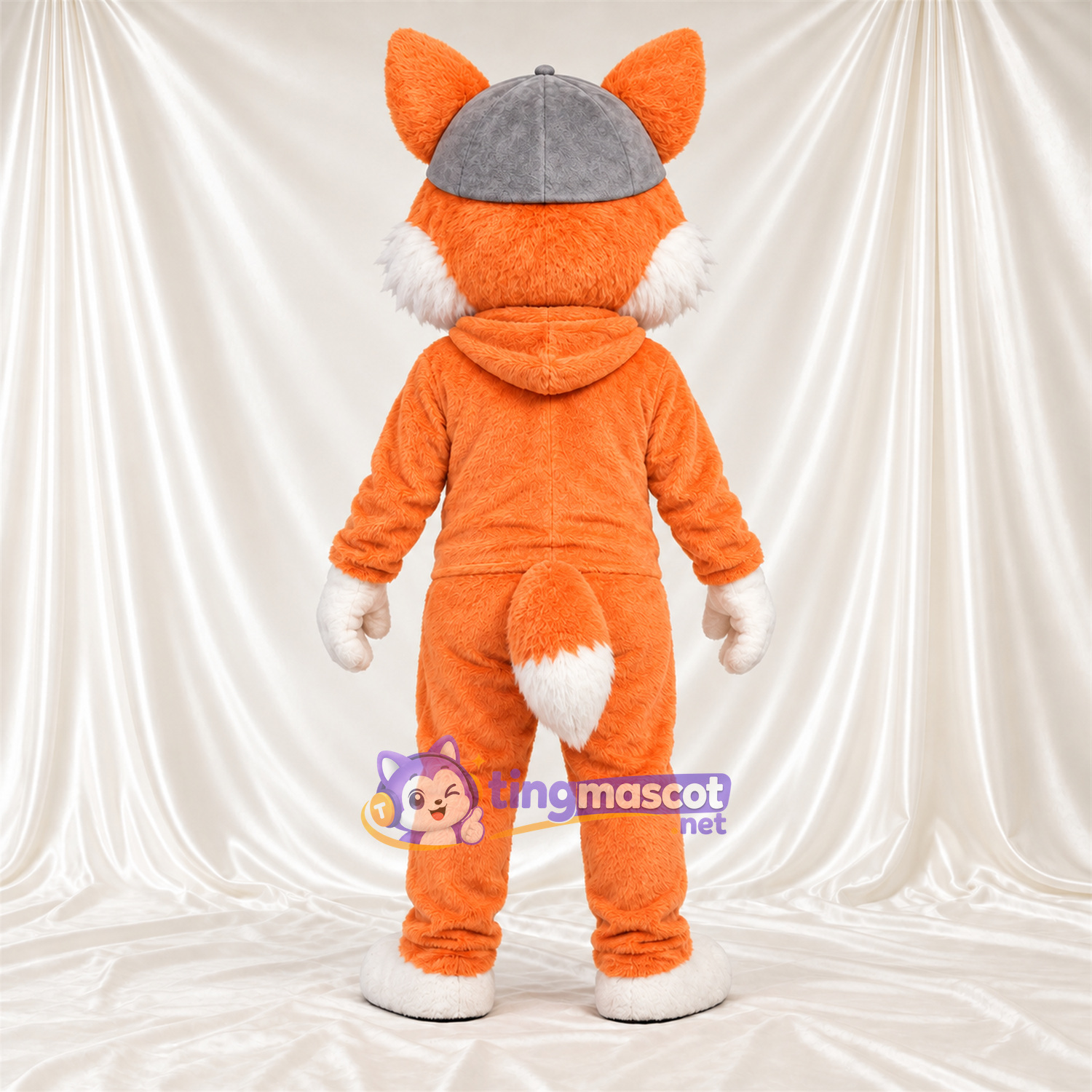 Maskottchenkostüm Fuchs – orange / weiß – Kapuzenpullover (orange); Kappe (grau) Maskottchenkostüm Fuchs – orange / weiß – Kapuzenpullover (orange); Kappe (grau)
