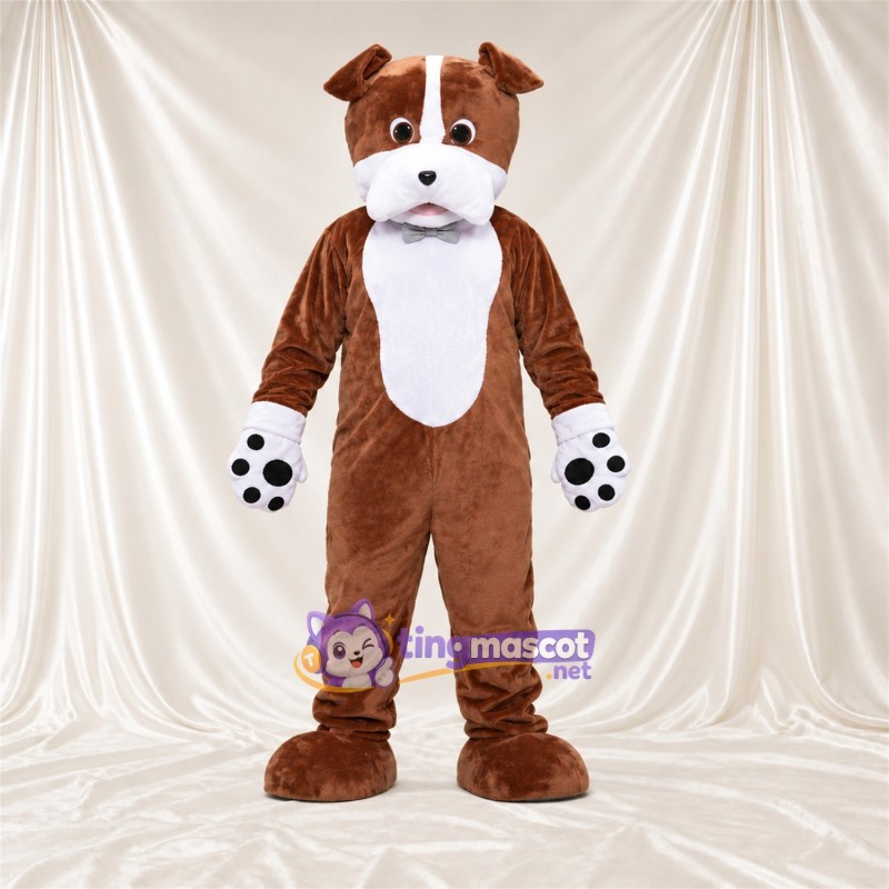 Costume de mascotte Chien – marron / blanc – Coussinets (noir); Liste sur le visage (blanc) Costume de mascotte Chien – marron / blanc – Coussinets (noir); Liste sur le visage (blanc)