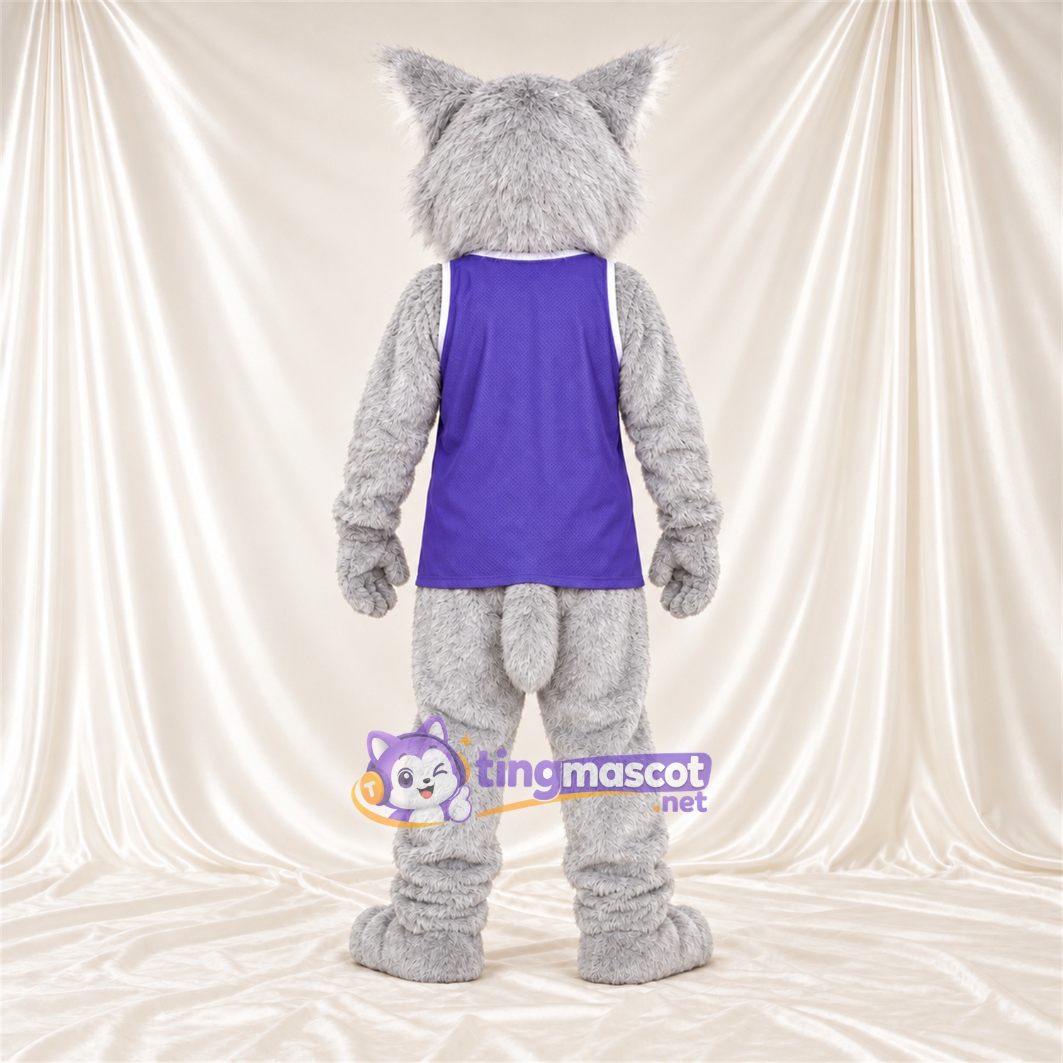 Costume de mascotte Chat sauvage – gris / blanc – Chemise (violet) Costume de mascotte Chat sauvage – gris / blanc – Chemise (violet)