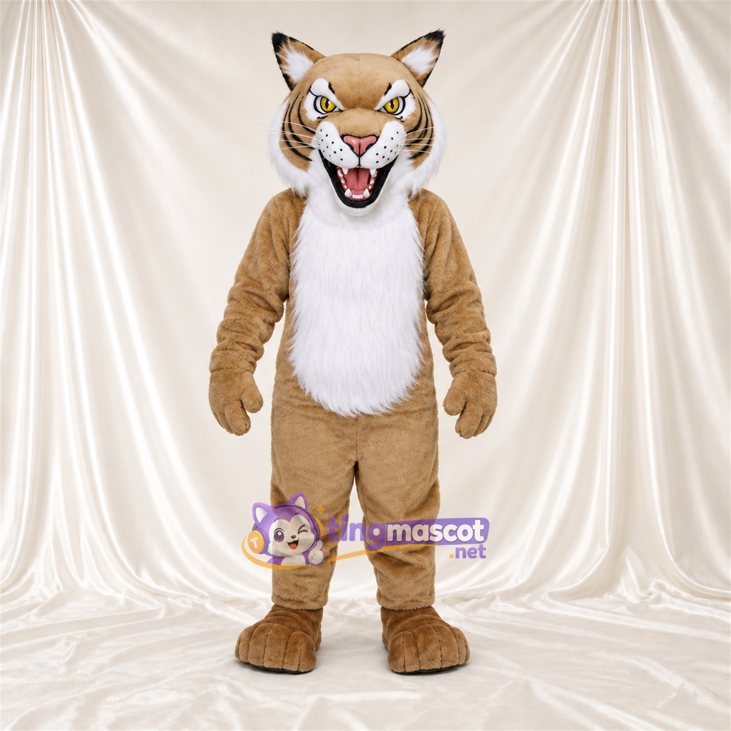 Costume de mascotte Chat sauvage – brun clair / blanc – Ventre (blanc); Bout de la queue (blanc) Costume de mascotte Chat sauvage – brun clair / blanc – Ventre (blanc); Bout de la queue (blanc)