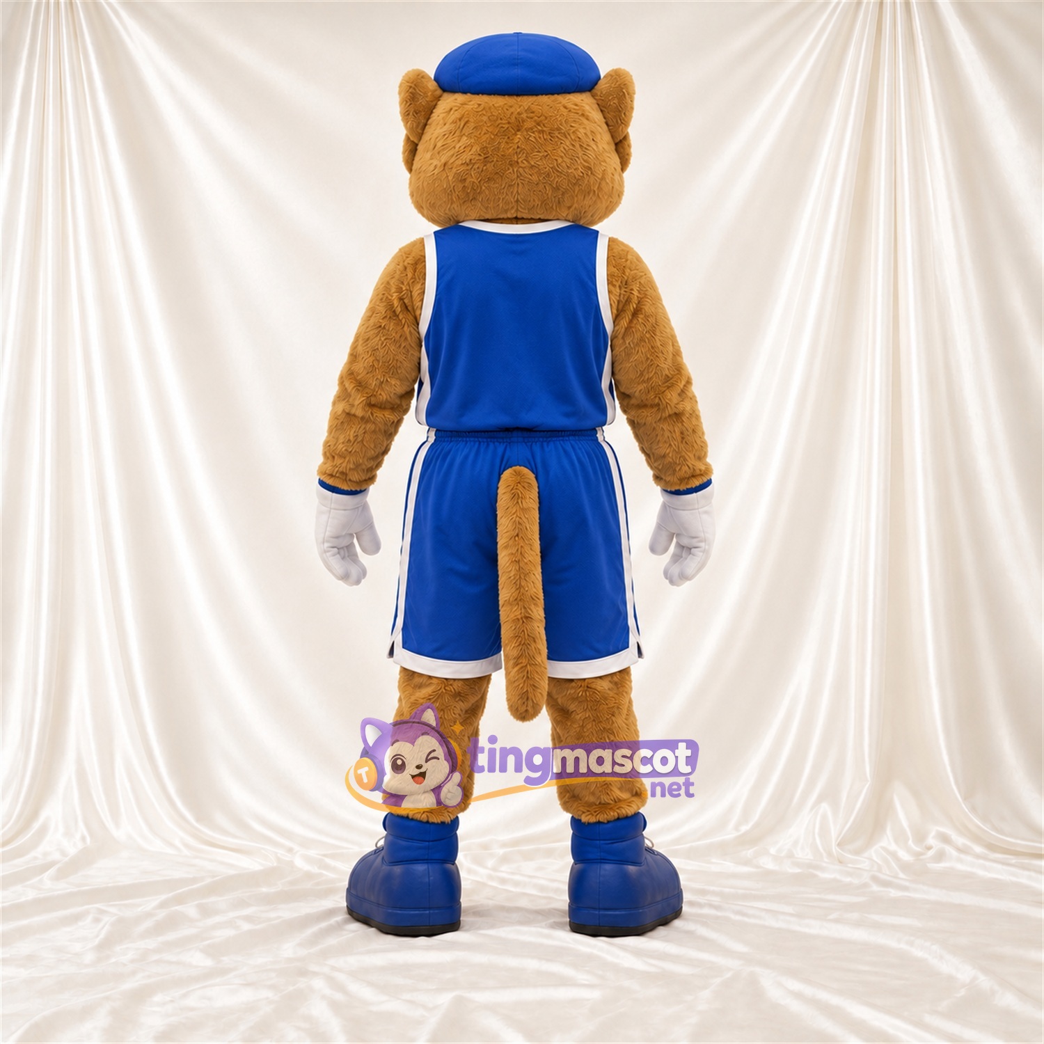 Maskottchenkostüm Katze – hellbraun – Basketballtrikot (blau); Kappe Maskottchenkostüm Katze – hellbraun – Basketballtrikot (blau); Kappe