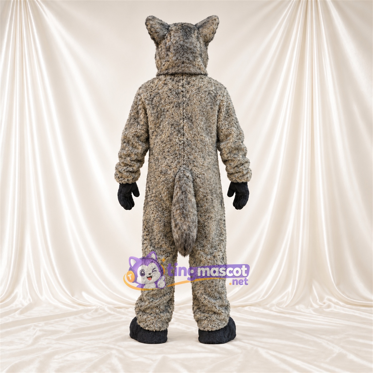 Costume de mascotte Loup – marron / gris – Gants (noir); Pieds (noir) Costume de mascotte Loup – marron / gris – Gants (noir); Pieds (noir)