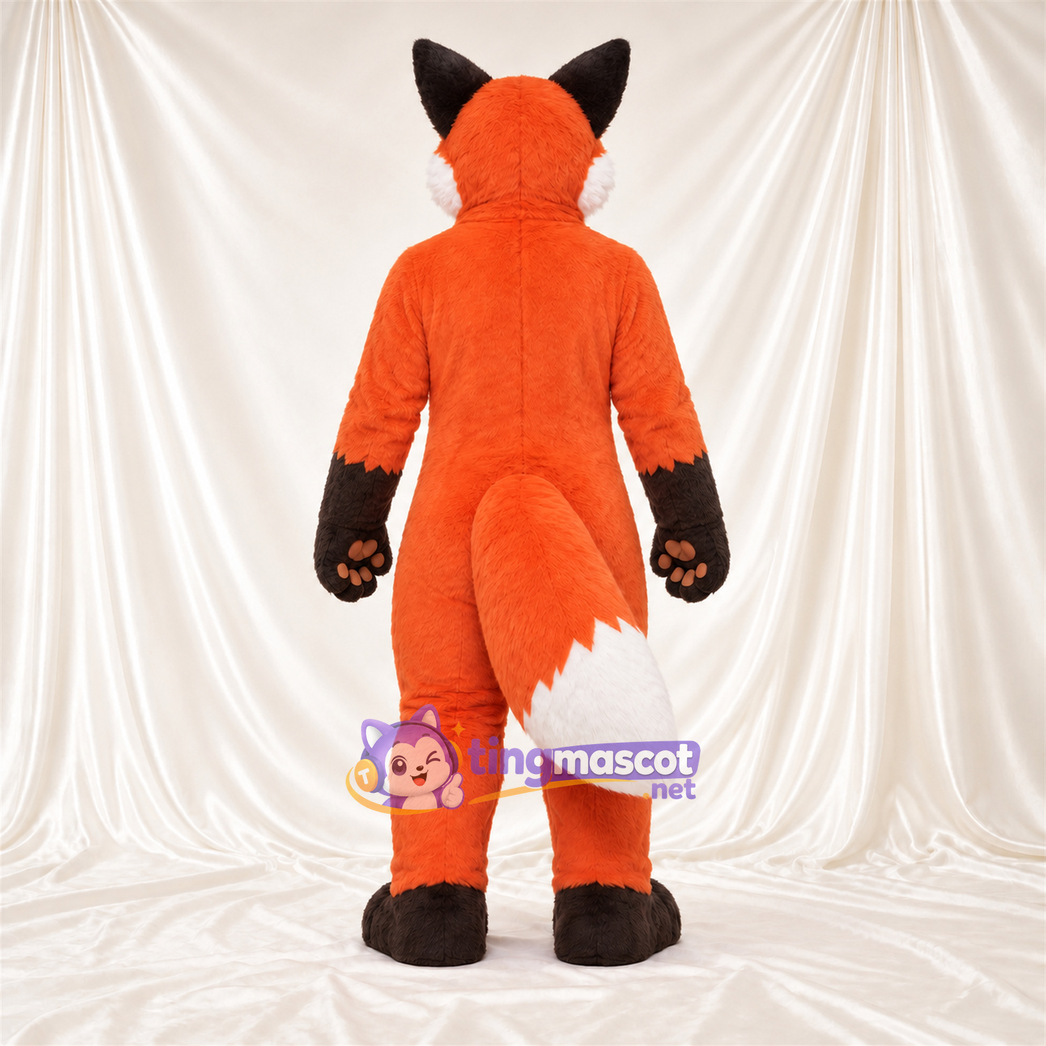 Maskottchenkostüm Fuchs – orange / weiß – Langer Schwanz; Pfotenballen (braun) Maskottchenkostüm Fuchs – orange / weiß – Langer Schwanz; Pfotenballen (braun)