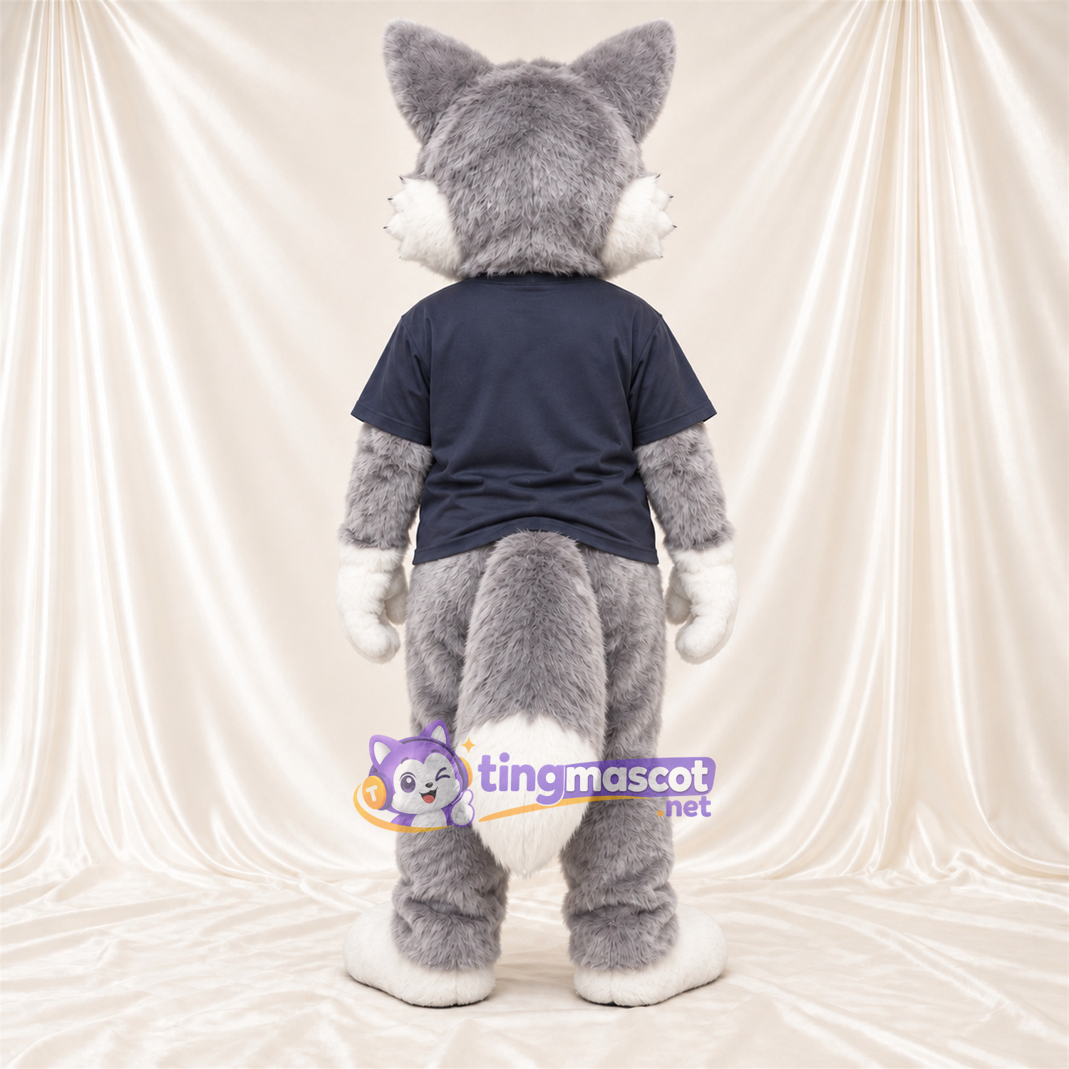 Maskottchenkostüm Fuchs – grau / weiß – Hemd (marineblau) Maskottchenkostüm Fuchs – grau / weiß – Hemd (marineblau)