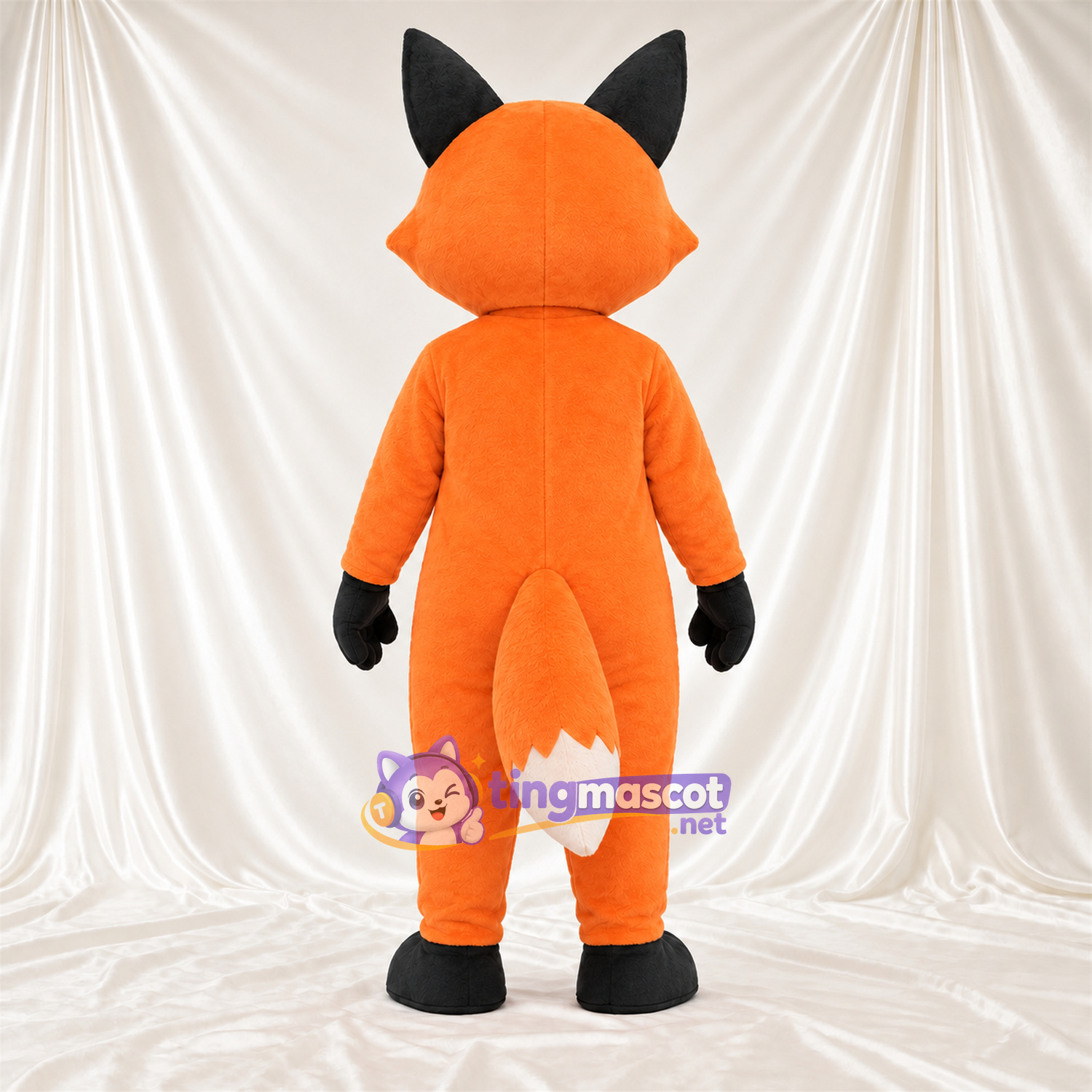 Maskottchenkostüm Fuchs – orange / weiß – Bauch (creme); Pfotenballen (schwarz) Maskottchenkostüm Fuchs – orange / weiß – Bauch (creme); Pfotenballen (schwarz)