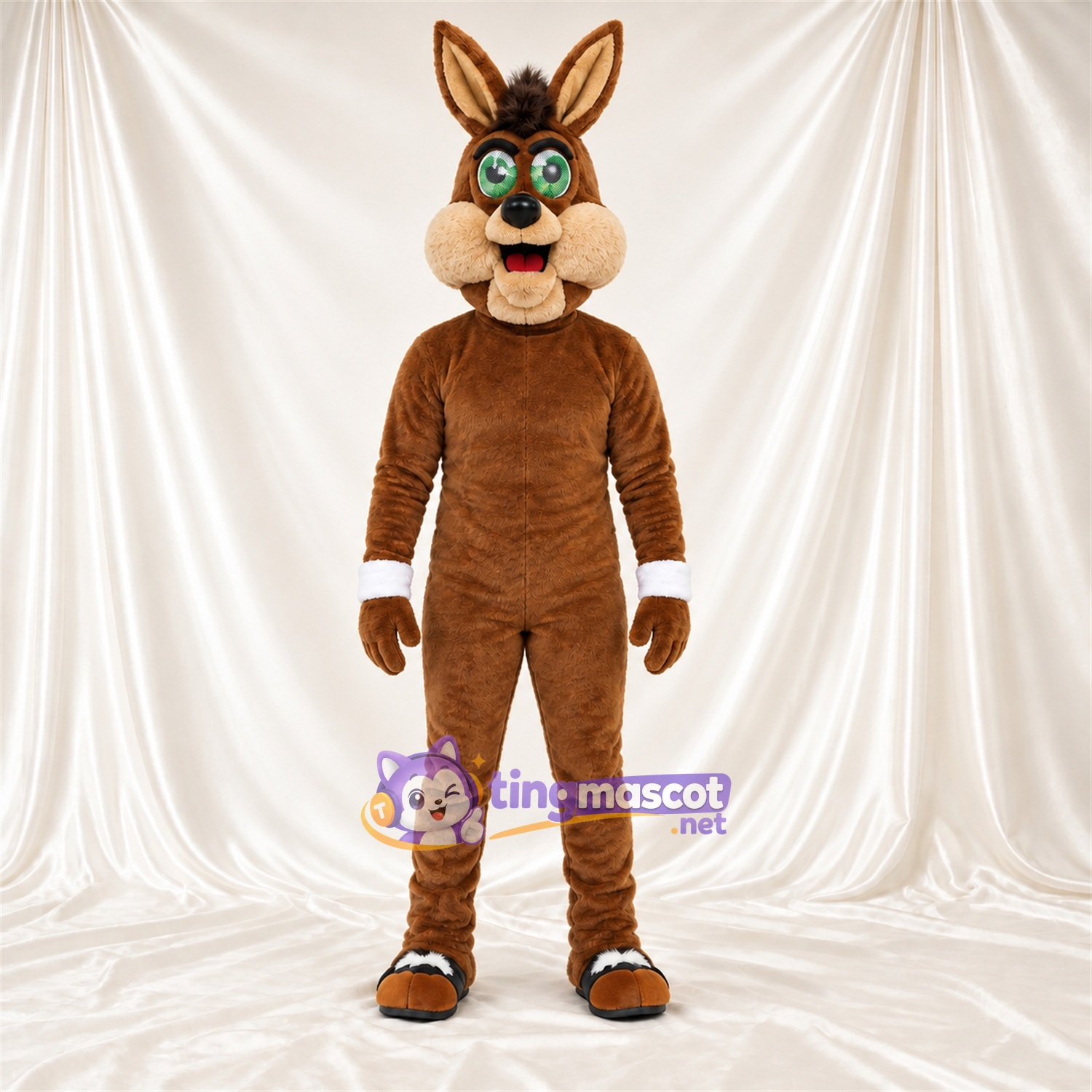 Costume de mascotte Coyote – marron / brun clair – Griffes (noir); Yeux (vert) Costume de mascotte Coyote – marron / brun clair – Griffes (noir); Yeux (vert)