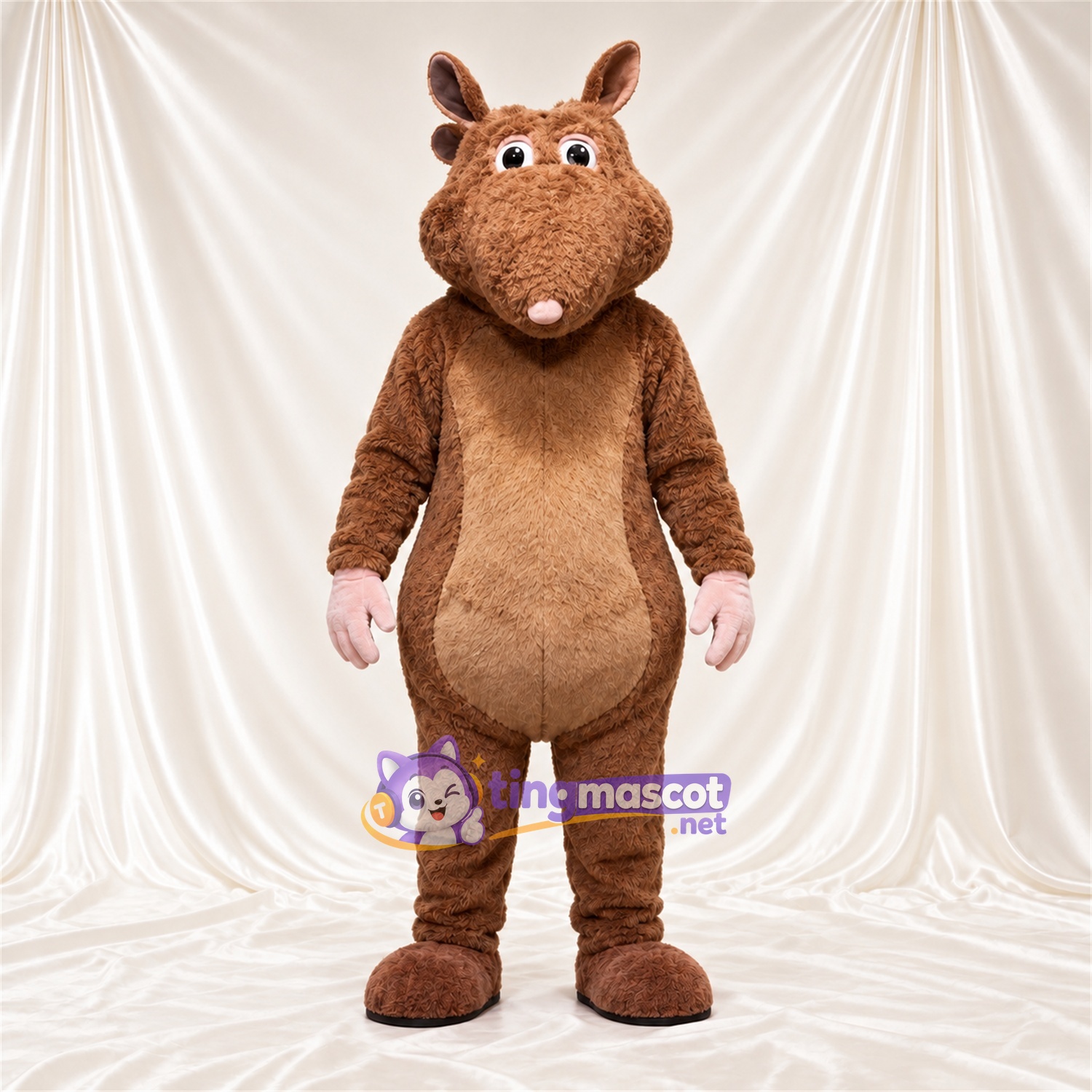 Maskottchenkostüm Ratte – braun – Bauch (hellbraun); Hände (rosa) Maskottchenkostüm Ratte – braun – Bauch (hellbraun); Hände (rosa)