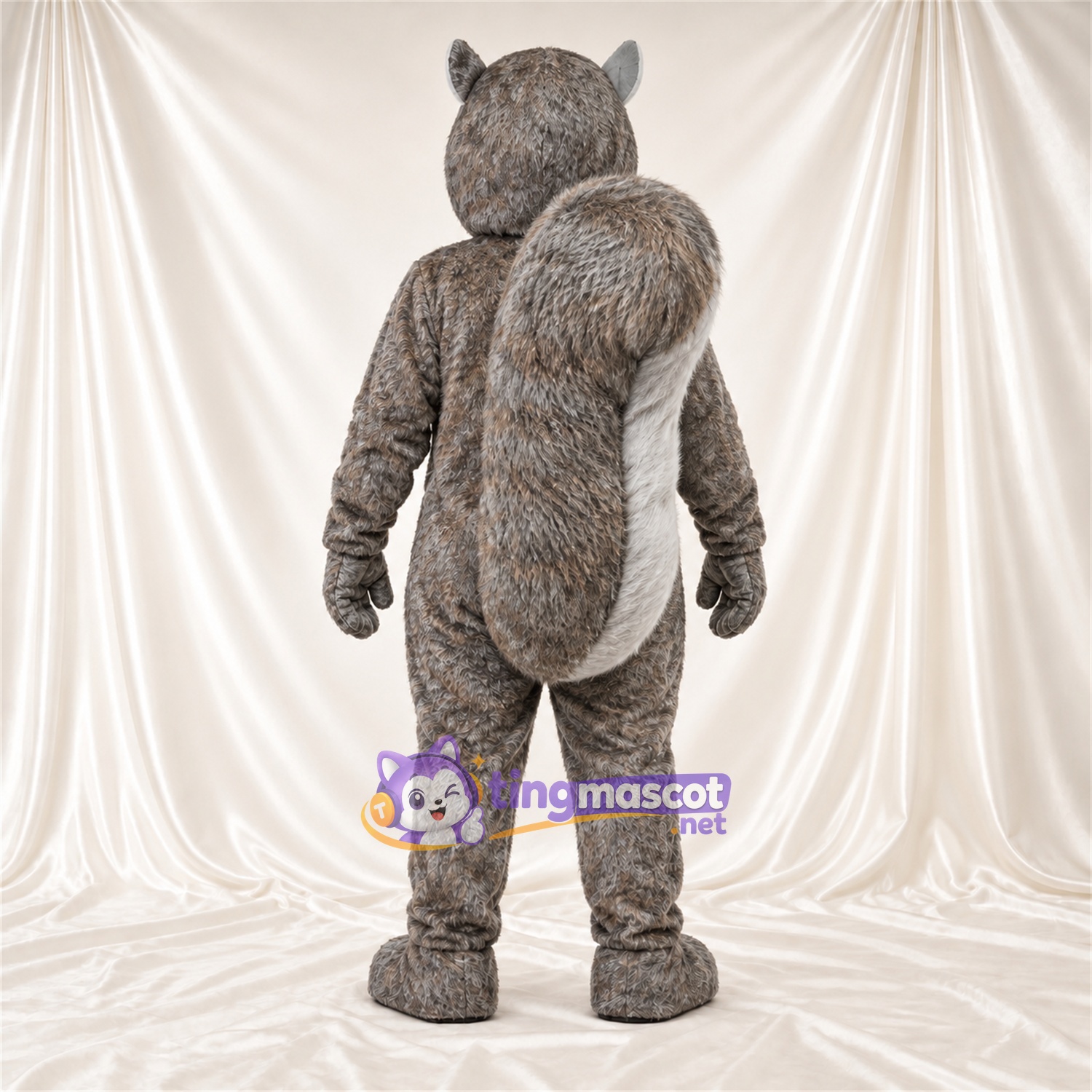 Maskottchenkostüm Eichhörnchen – grau / weiß – Bauch (weiß); Buschiger Schwanz Maskottchenkostüm Eichhörnchen – grau / weiß – Bauch (weiß); Buschiger Schwanz