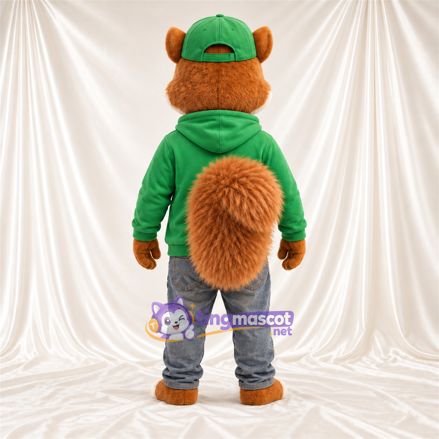 Costume de mascotte Écureuil – marron – Sweat à capuche (vert); Casquette (vert) Costume de mascotte Écureuil – marron – Sweat à capuche (vert); Casquette (vert)