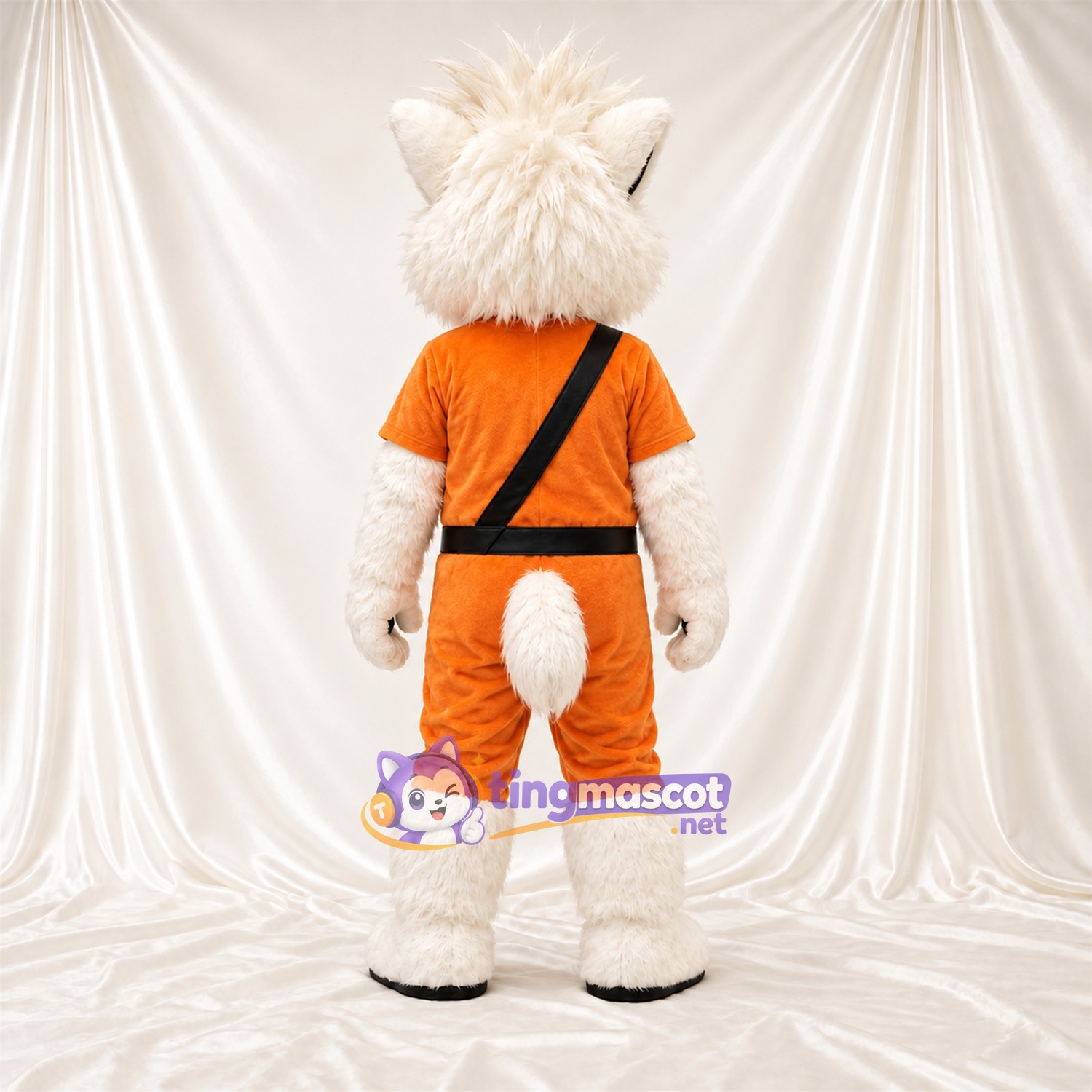 Costume de mascotte Renard – blanc – Tenue (orange); Bandoulière (noir) Costume de mascotte Renard – blanc – Tenue (orange); Bandoulière (noir)