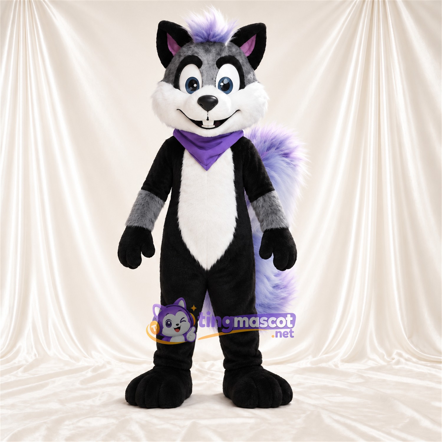 Costume de mascotte Mouffette – noir / blanc / violet – Bandana (violet) Costume de mascotte Mouffette – noir / blanc / violet – Bandana (violet)