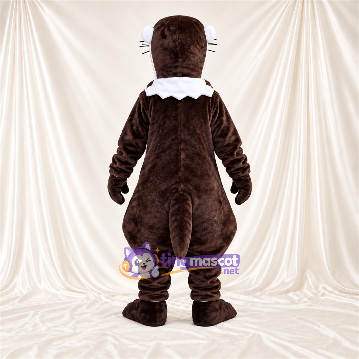Costume de mascotte Loutre – marron / blanc – Col à volants (blanc); Ventre (blanc) Costume de mascotte Loutre – marron / blanc – Col à volants (blanc); Ventre (blanc)