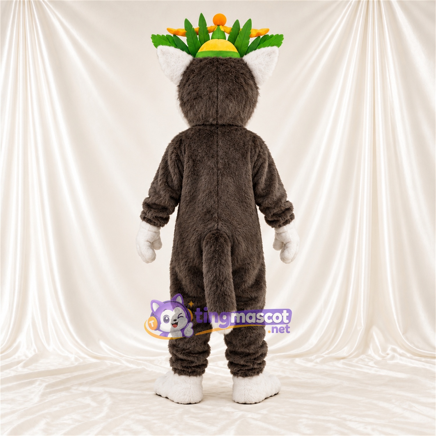 Maskottchenkostüm Lemur – braun / weiß – Krone (grün) Maskottchenkostüm Lemur – braun / weiß – Krone (grün)
