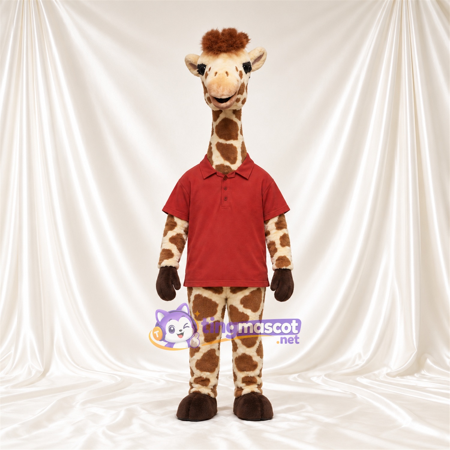 Maskottchenkostüm Giraffe – braun / creme – Poloshirt (rot) Maskottchenkostüm Giraffe – braun / creme – Poloshirt (rot)