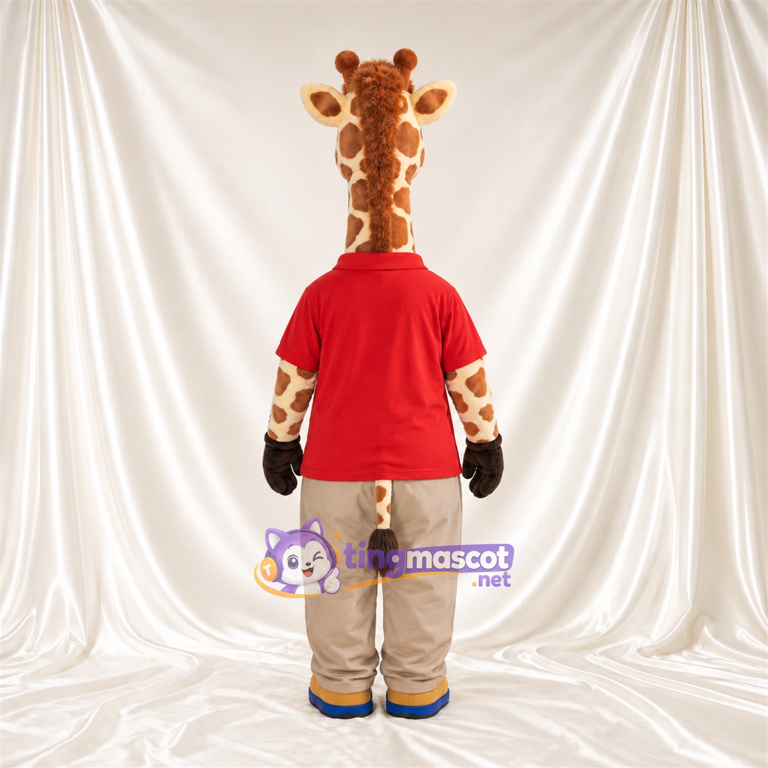 Costume de mascotte Girafe – marron / crème – Chemise (rouge); Pantalon (brun clair) Costume de mascotte Girafe – marron / crème – Chemise (rouge); Pantalon (brun clair)